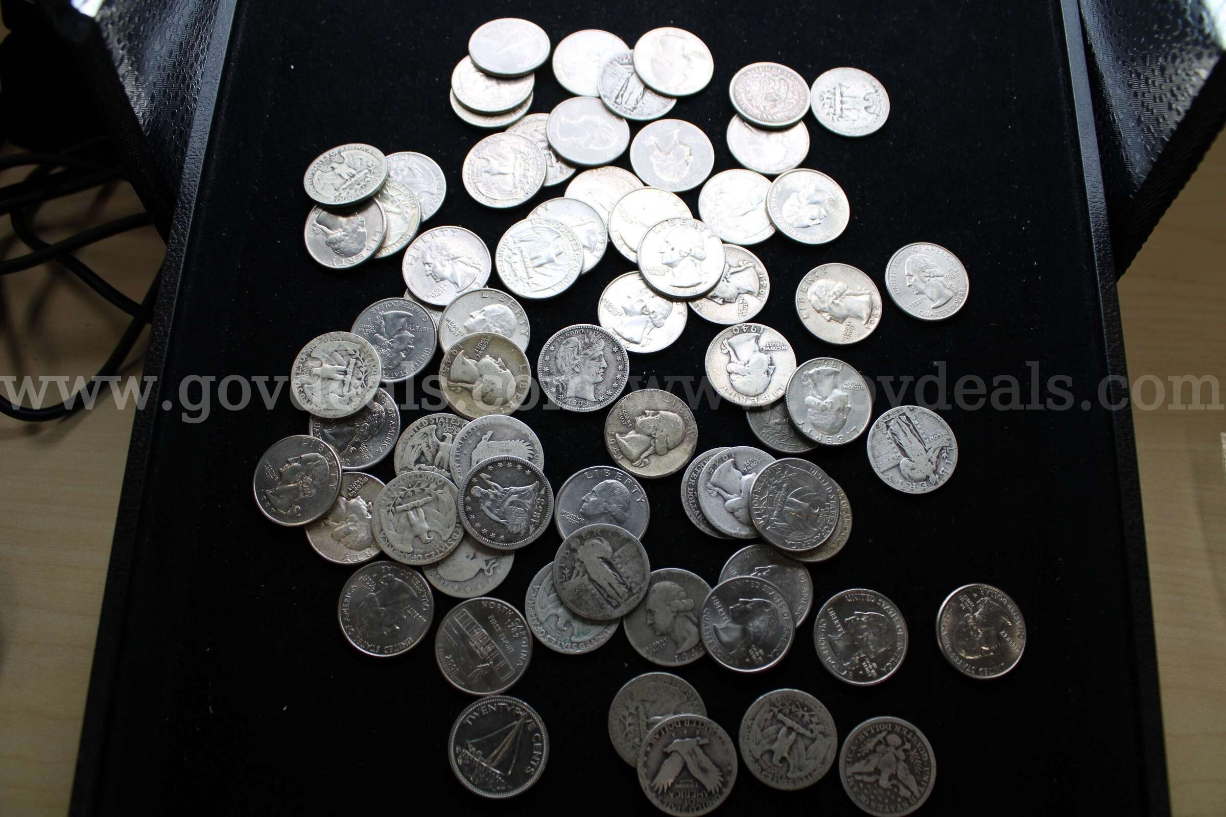 $5.00 BILL (2), $2.00 BILL (1), $1.00 BILL (32), 0.10 COIN (241)  0.05 COIN (23)  241 Government Surplus Auction - Photo #2