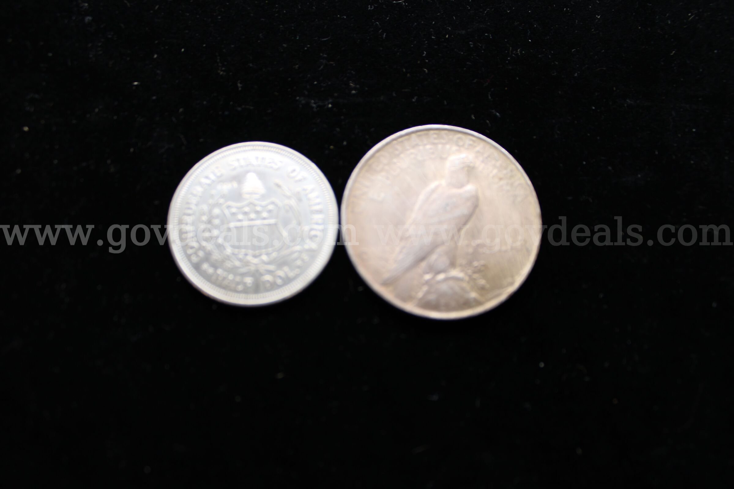 $1 COIN (1); HALF DOLLAR (1)   Government Surplus Auction - Photo #2