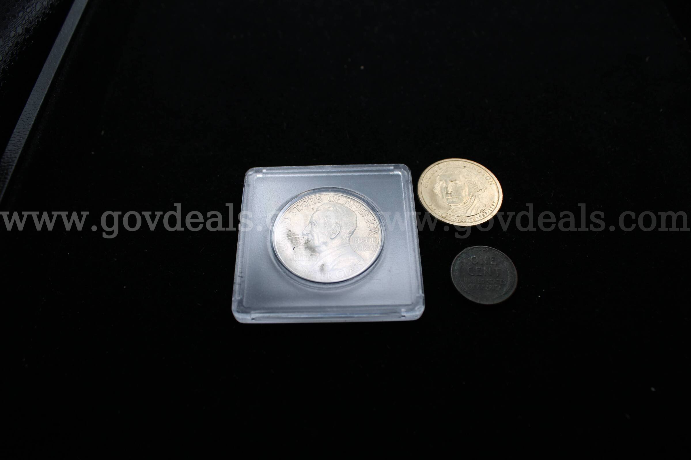 $2.00 BILL (4), $5.00 BILL (2), $1.00 (9), $1.00 COIN (1), 0.50 COIN (1),   Government Surplus Auction - Photo #5