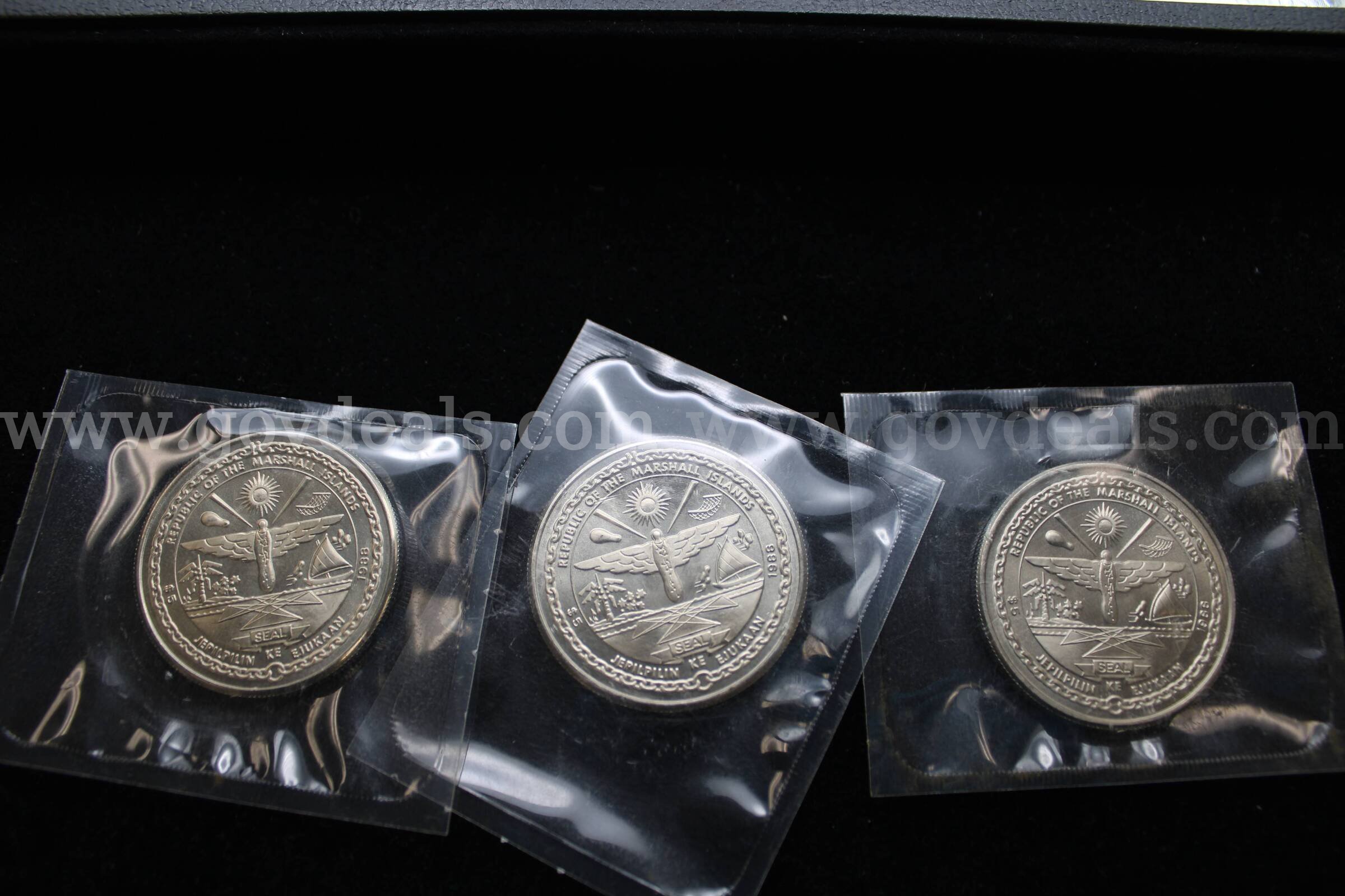 SPACE SHUTTLE COINS (3)   Government Surplus Auction - Photo #2