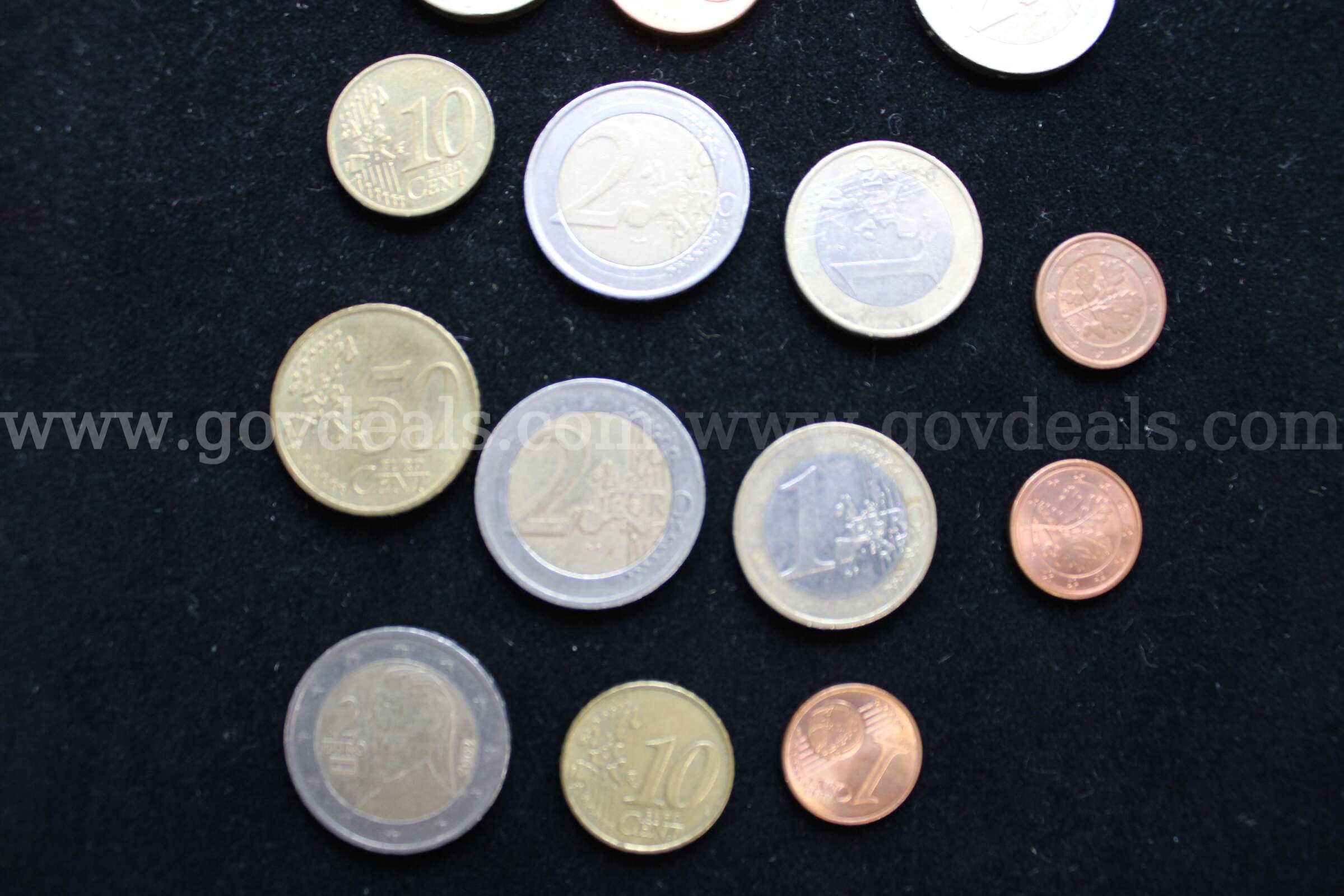 Foreign Coins (18)   Government Surplus Auction - Photo #2