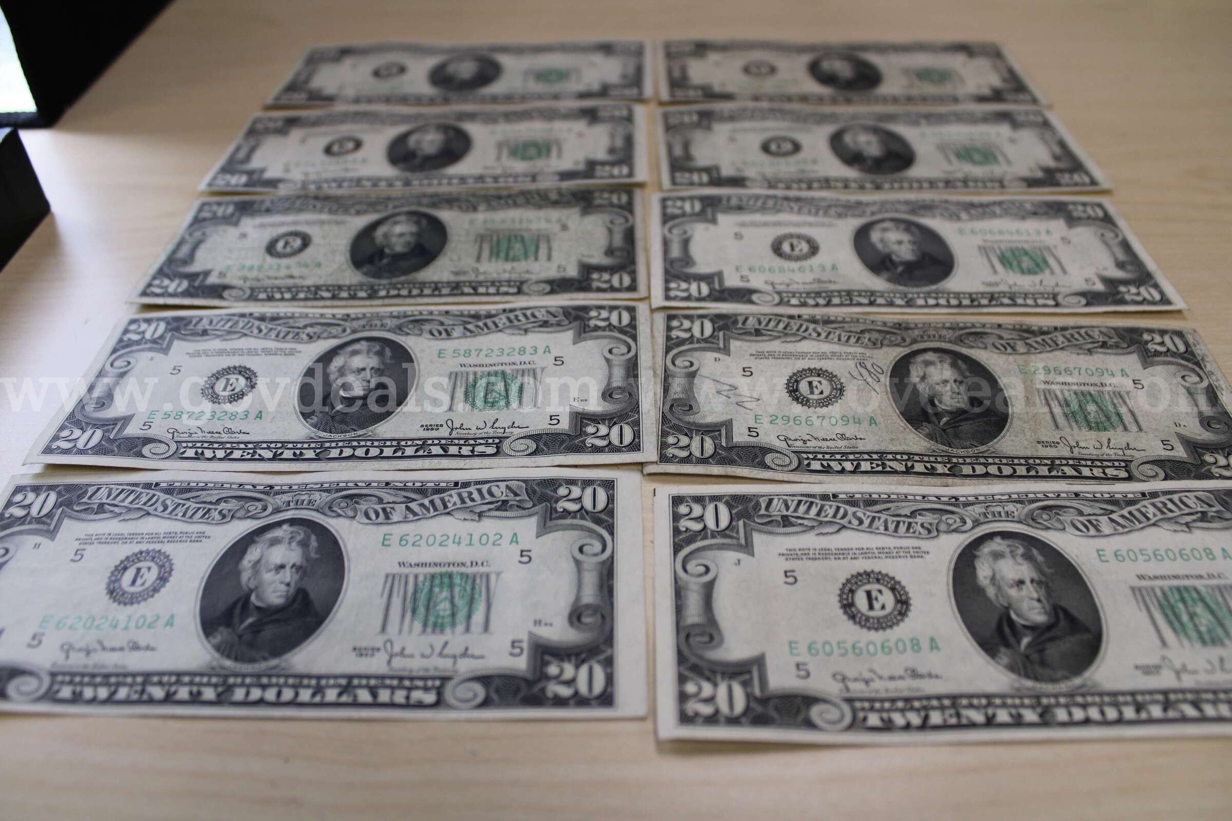 $20 BILLS (10)   Government Surplus Auction - Photo #2