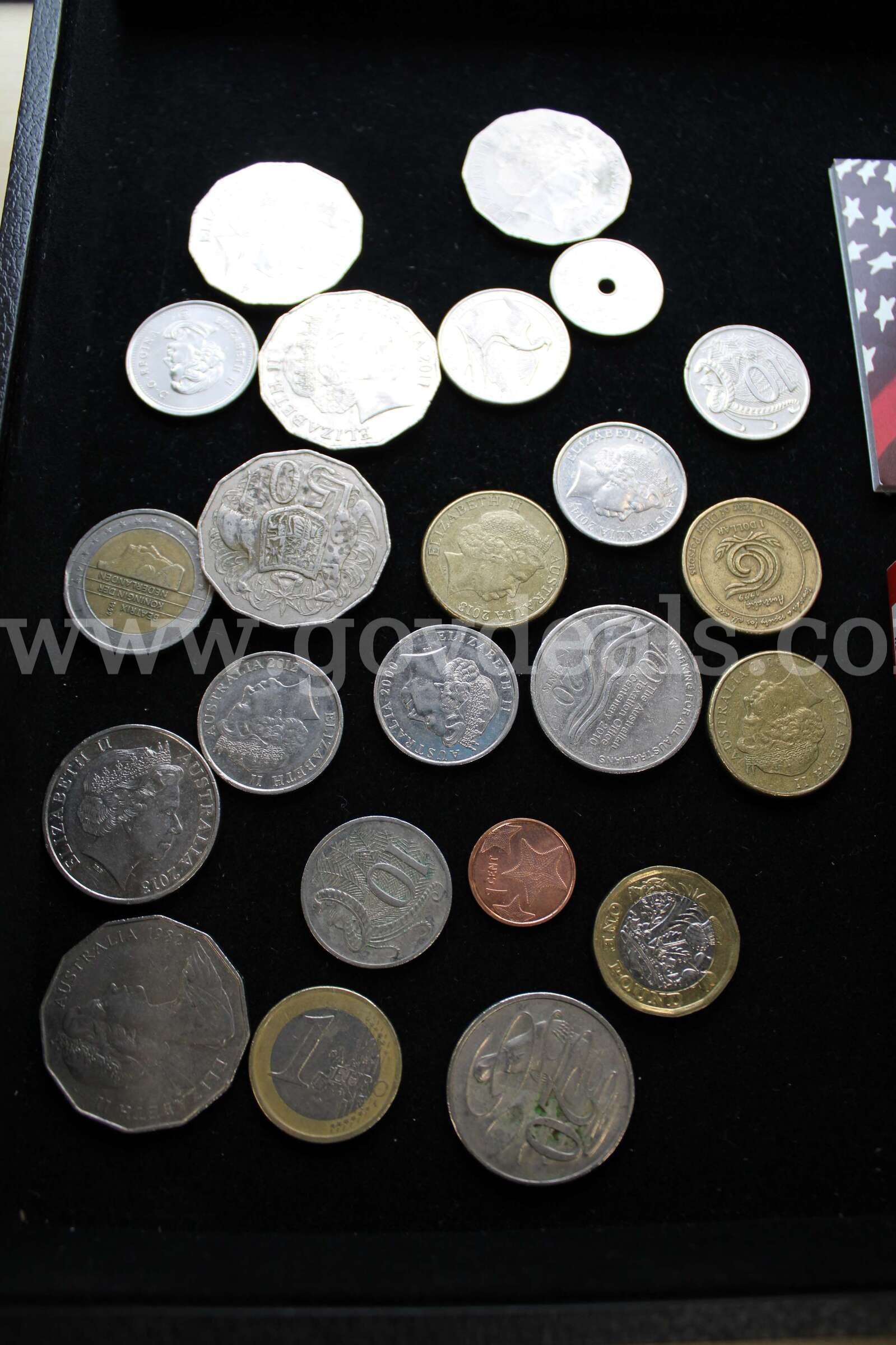COLLECTORS COIN (1); PROOF SET (1); FOREIGN COINS (23)   Government Surplus Auction - Photo #3