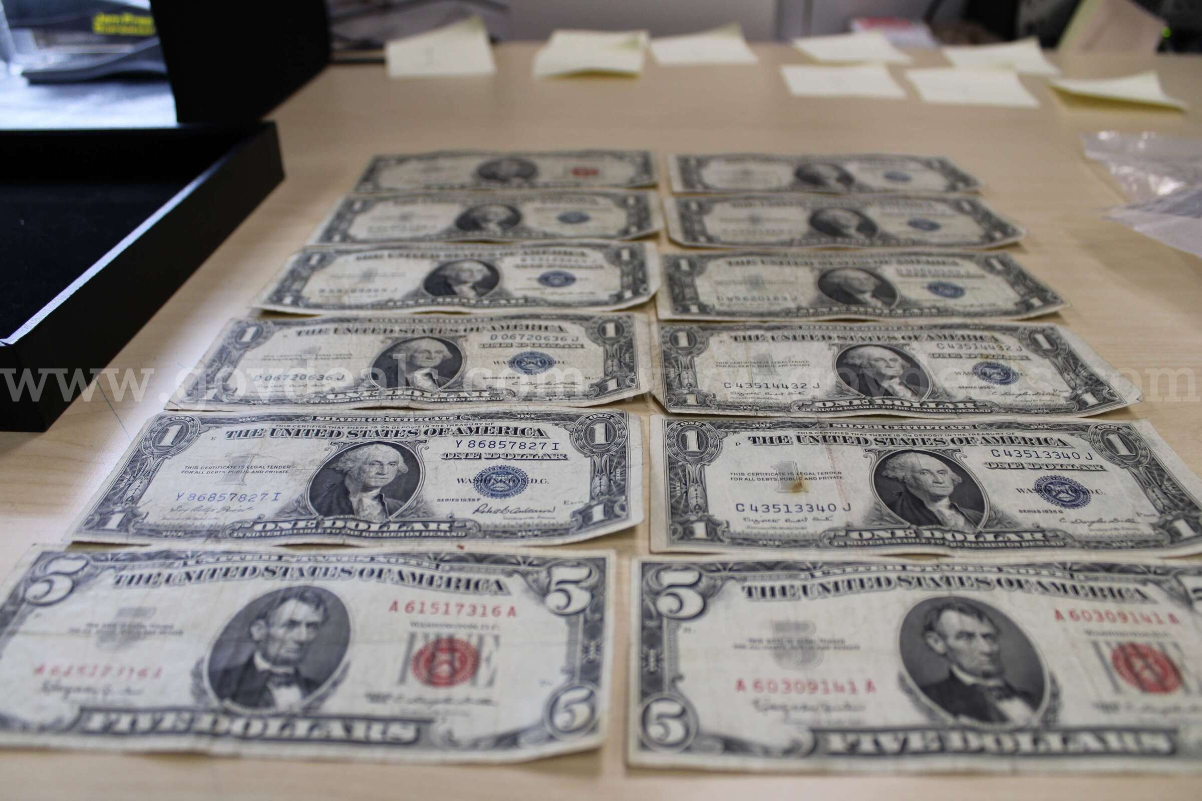 $5 BILL (3); $1 BILL (9); $1 COIN (14); HALF $ (11); FOREIGN COIN (1)   Government Surplus Auction - Photo #4