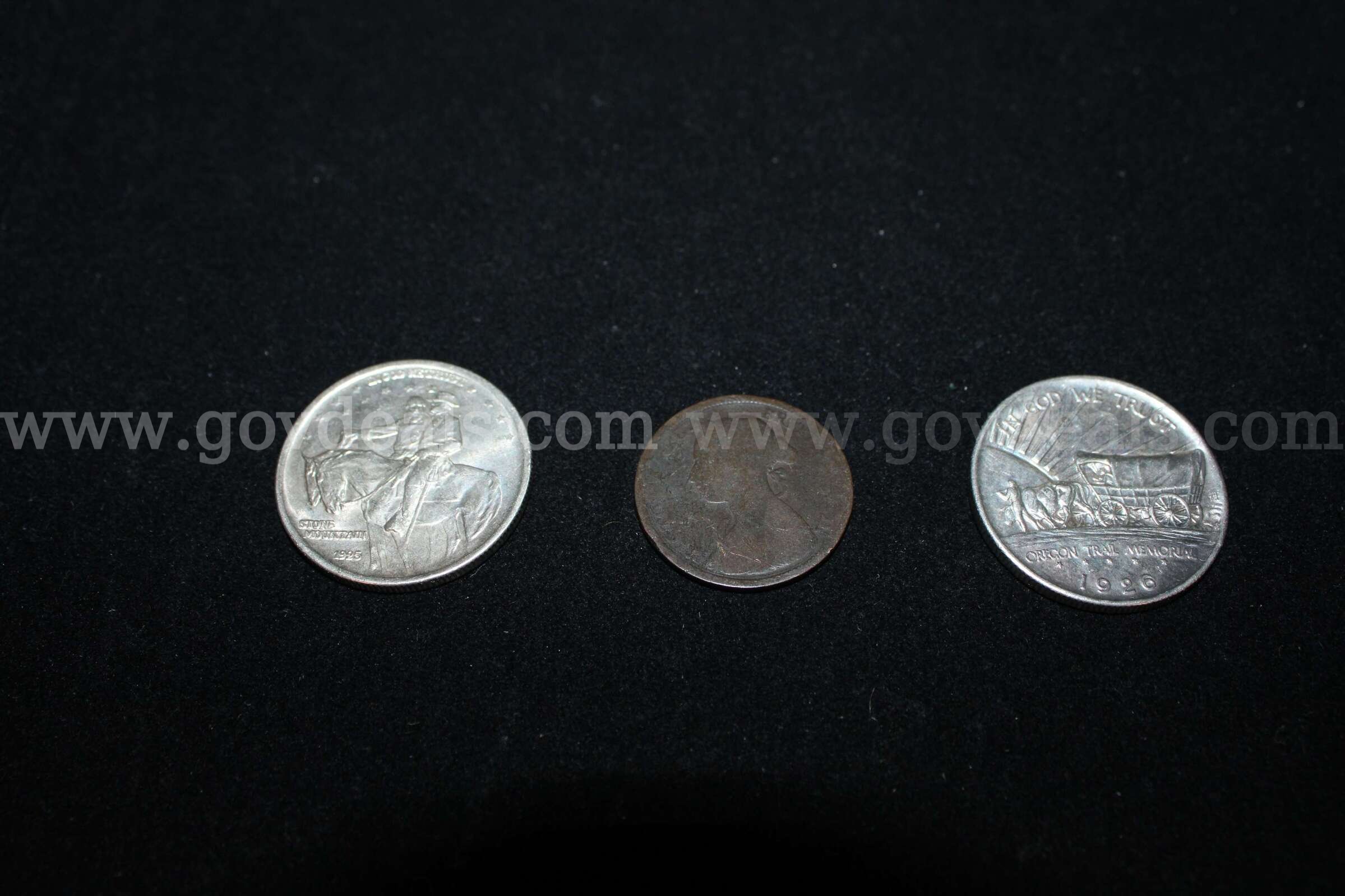 $5 BILL (3); $1 BILL (9); $1 COIN (14); HALF $ (11); FOREIGN COIN (1)   Government Surplus Auction - Photo #6