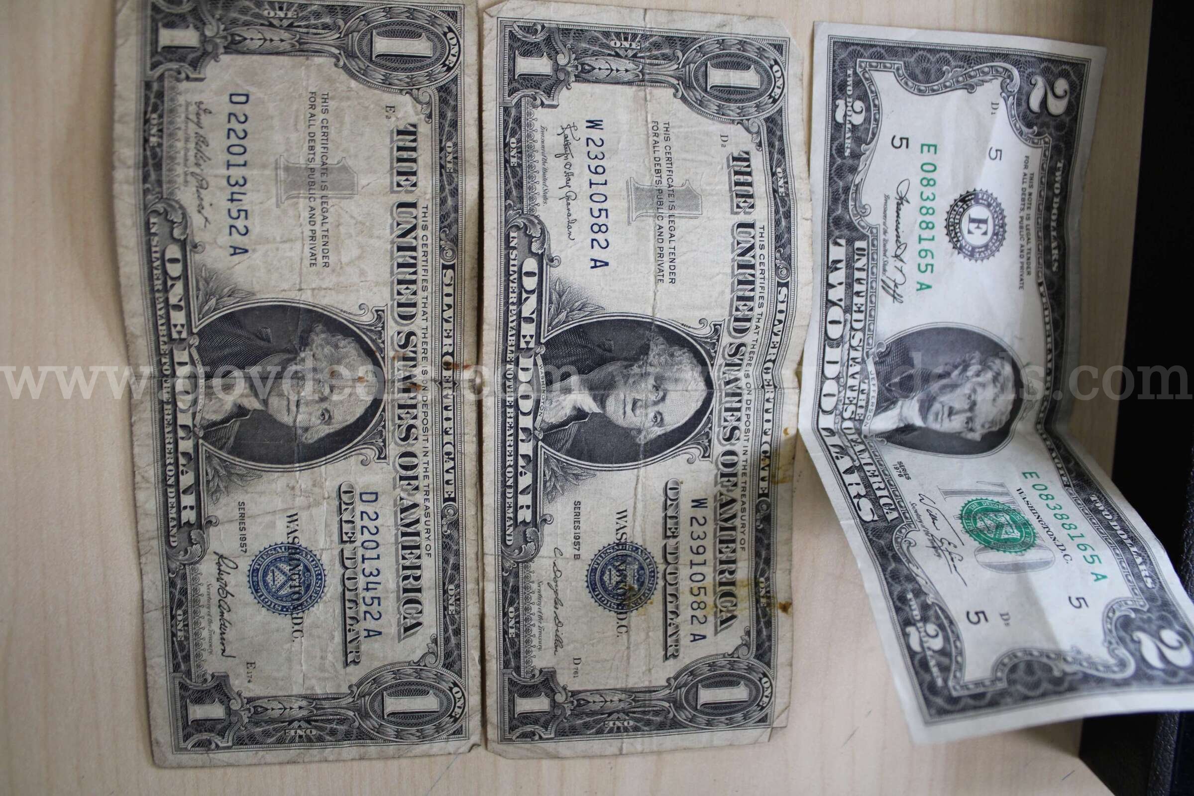 Proof Set (12)   $1.00 coins (3)  Mints Set (1)  Foreign Coins (44)  Foreign Bil   Government Surplus Auction - Photo #4