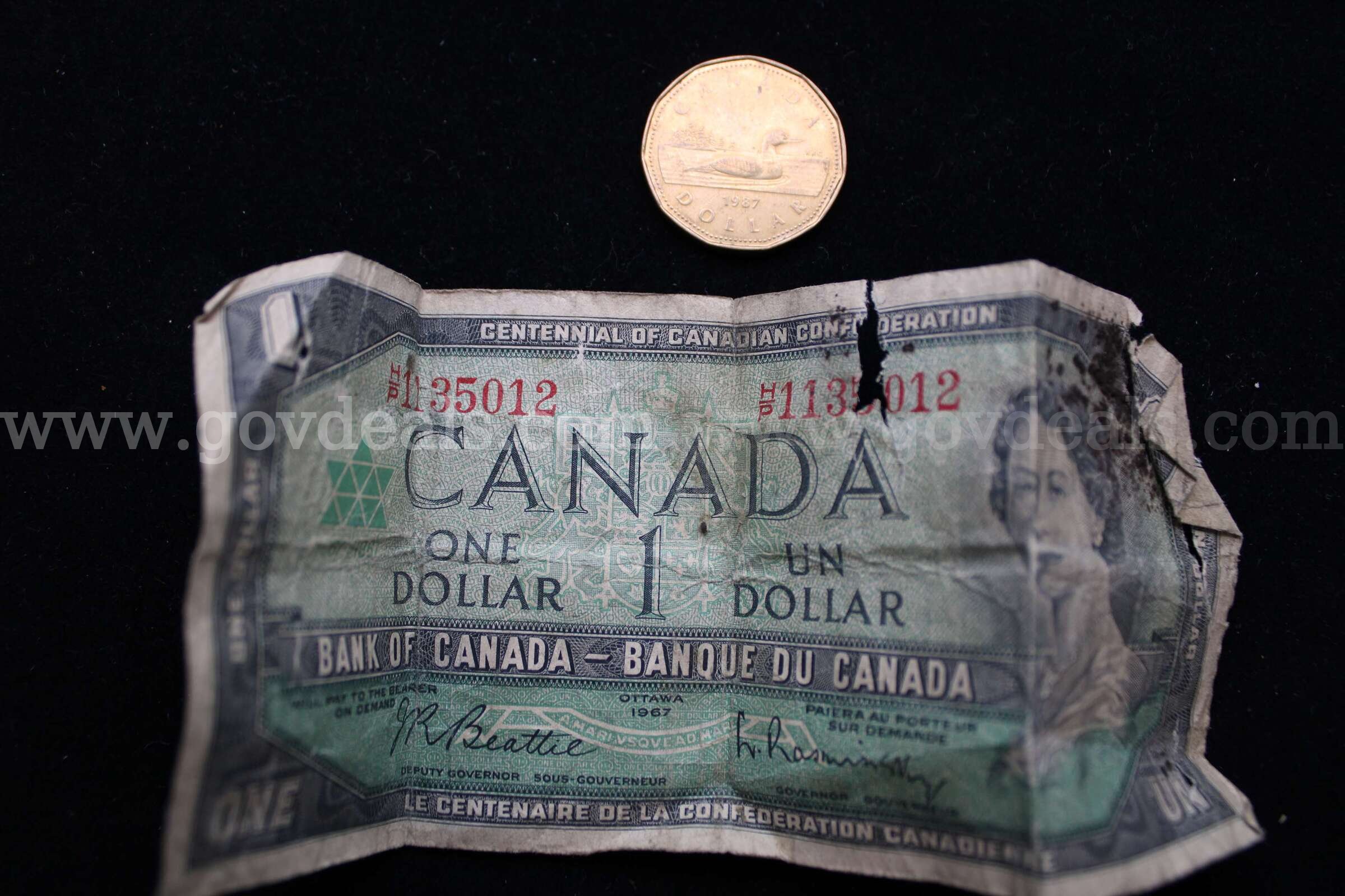 $2 BILL (1); MINTS SET (4); FOREIGN BILL (1) COIN (1); $1 COIN (5); HALF $ (2);   Government Surplus Auction - Photo #6