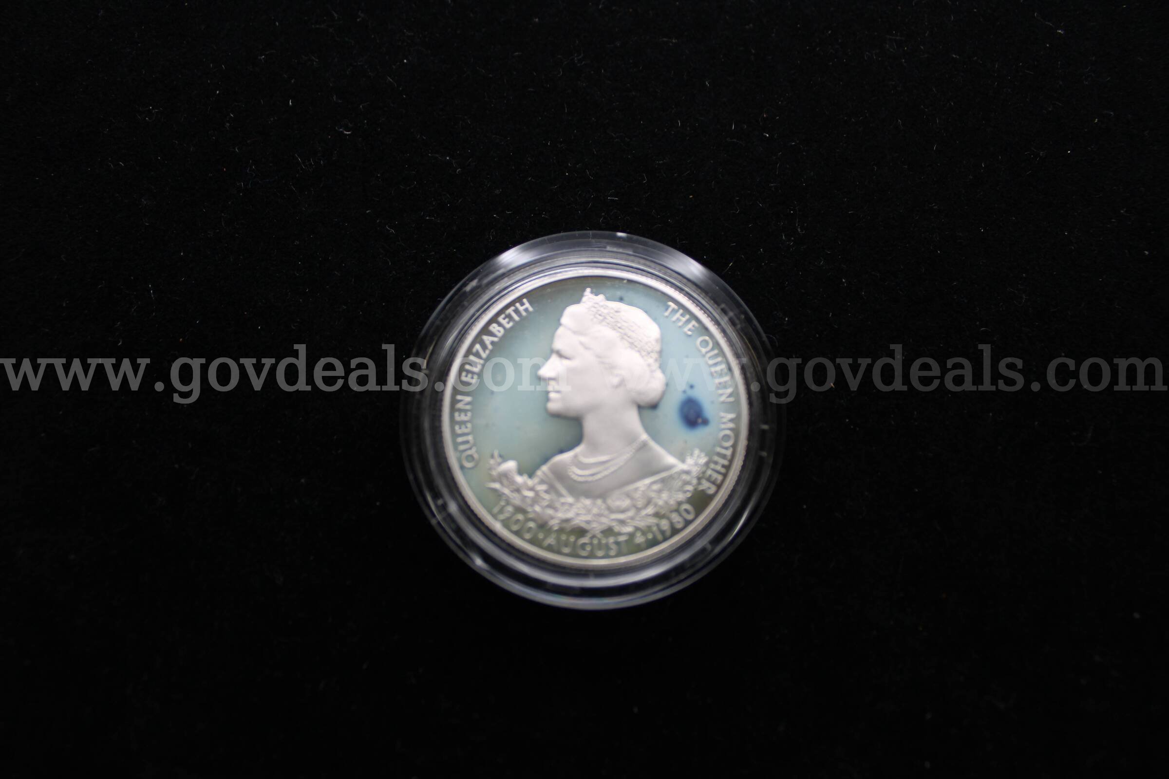 $1 BILL (2); $2 BILL (8); TOKENS ON CORD; QUARTER (1); DIME (2); NICKEL (4); PEN   Government Surplus Auction - Photo #2
