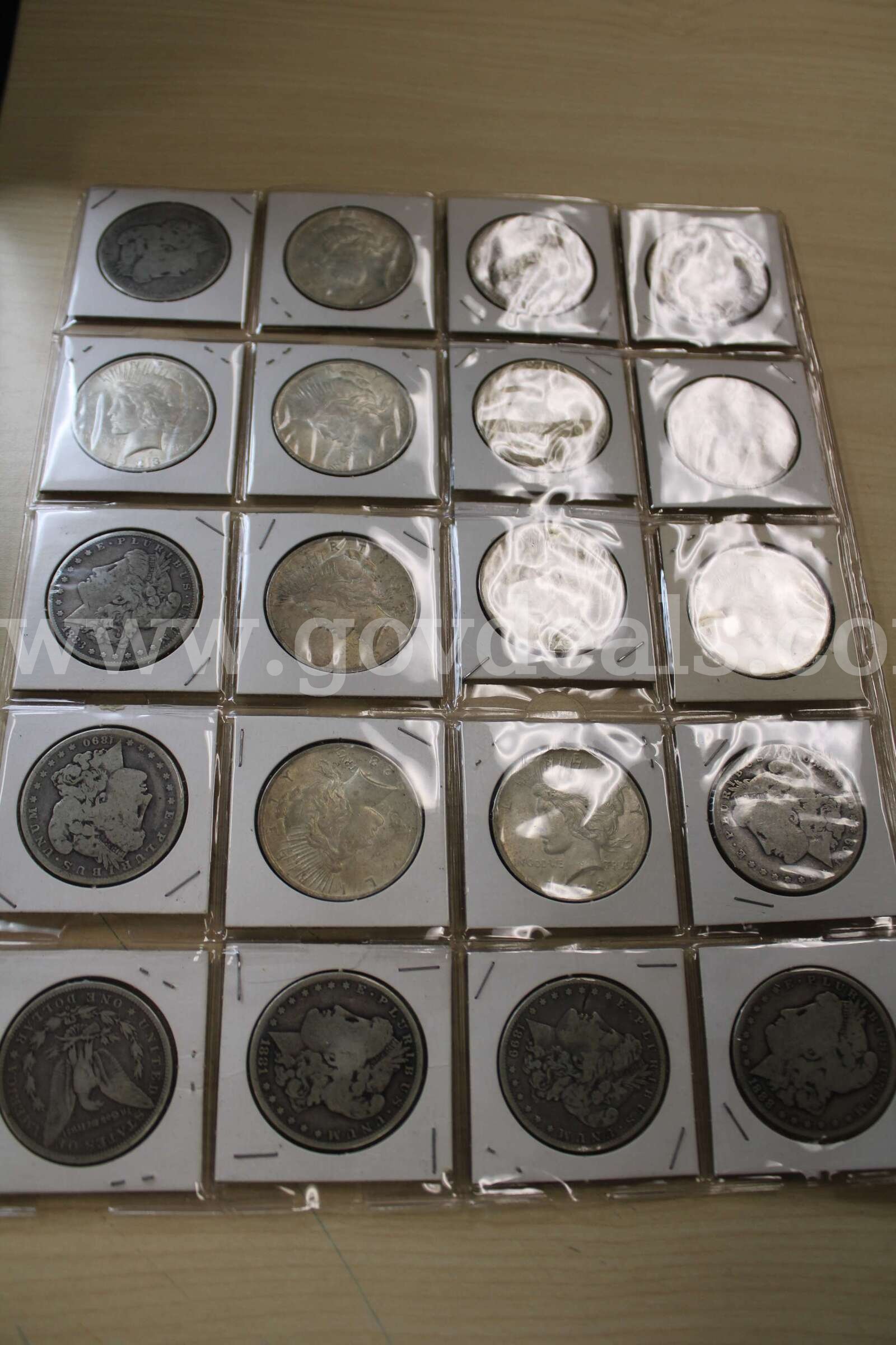 $1 COIN (22)   Government Surplus Auction - Photo #2