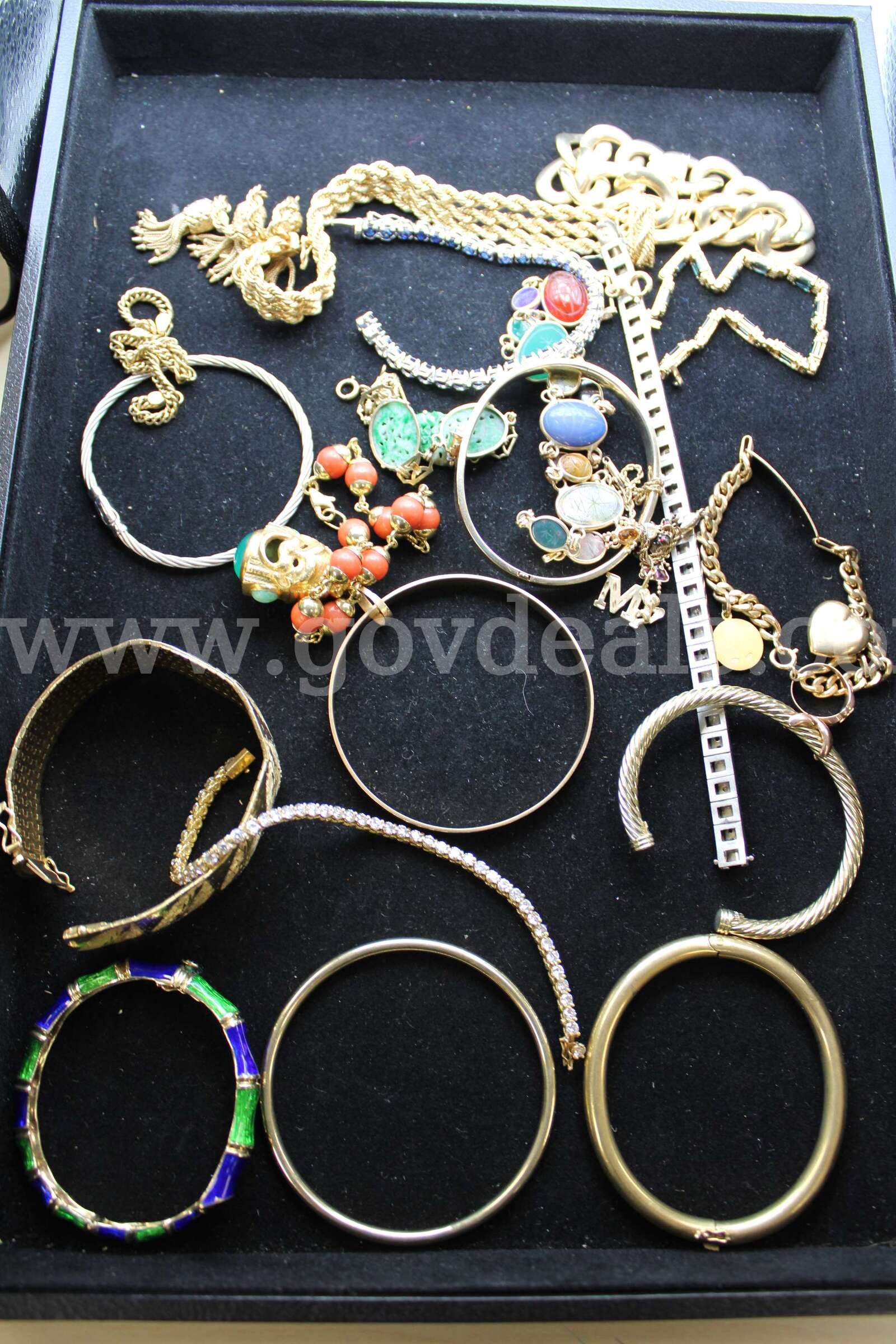 20 Bracelets    22 Necklace    17 Rings   18 Earrings Pairs    1 Single Earring   Government Surplus Auction - Photo #4