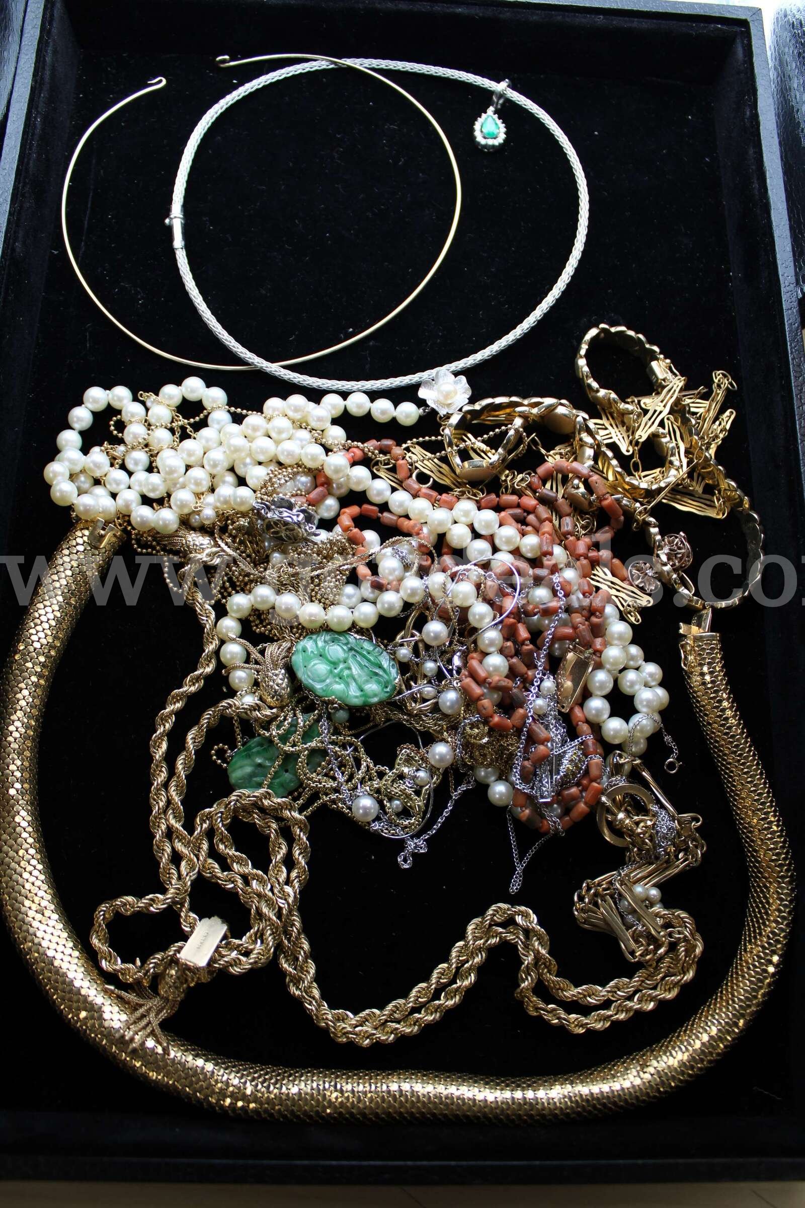 20 Bracelets    22 Necklace    17 Rings   18 Earrings Pairs    1 Single Earring   Government Surplus Auction - Photo #5