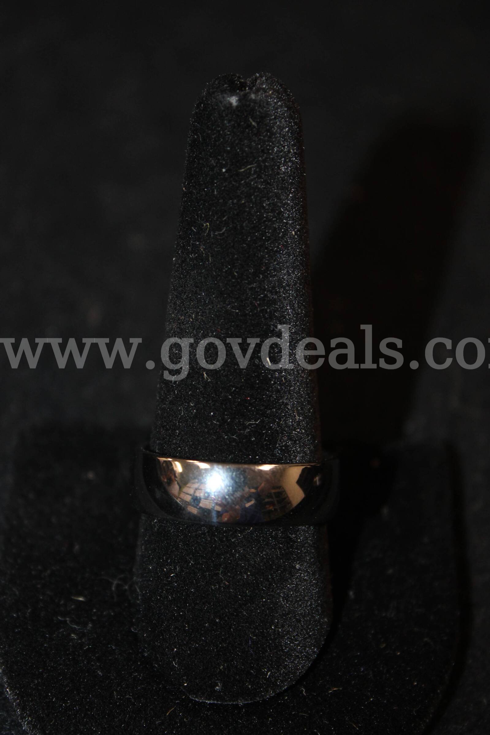 2 Rings   Government Surplus Auction - Photo #3