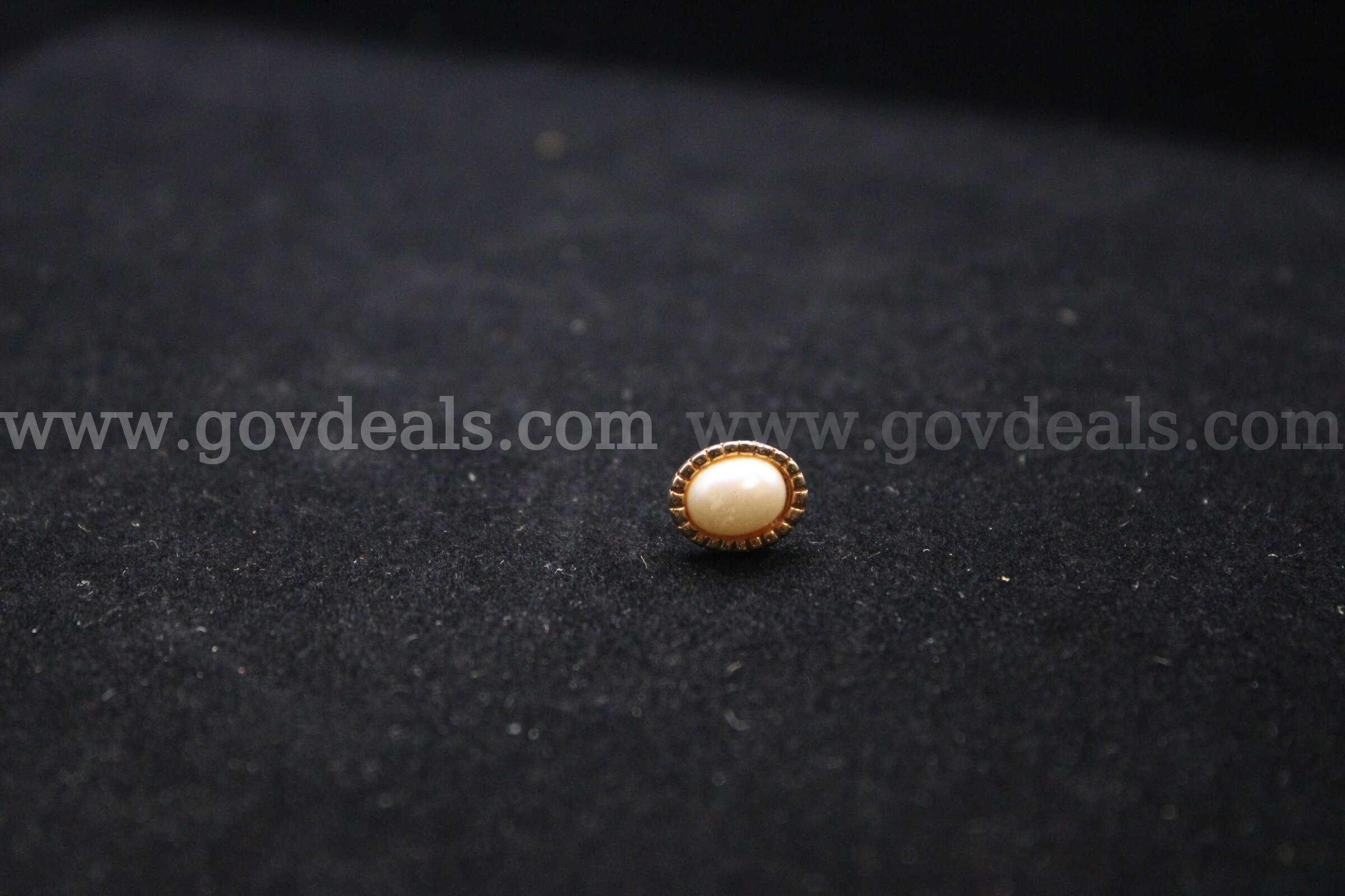1 Single Earring   Government Surplus Auction - Photo #3
