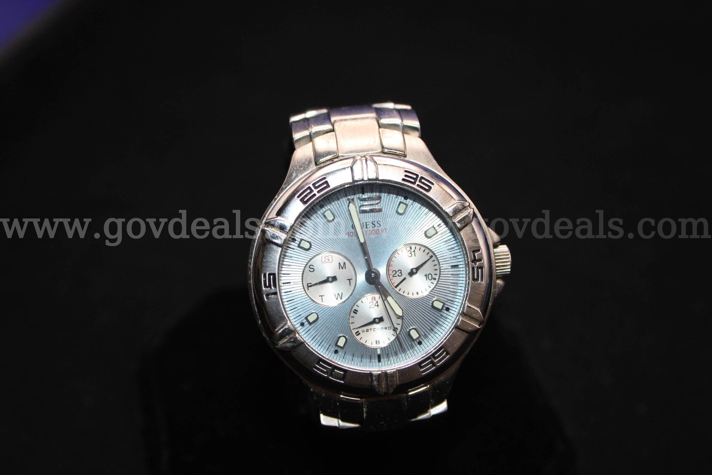 WATCH   Government Surplus Auction - Photo #2