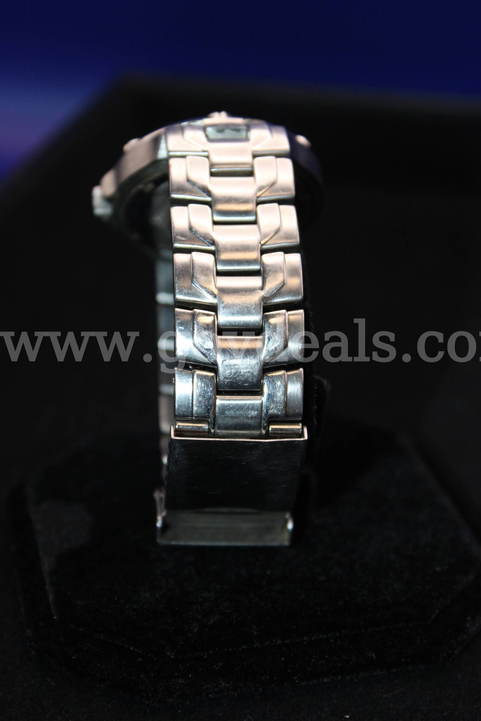 WATCH   Government Surplus Auction - Photo #5