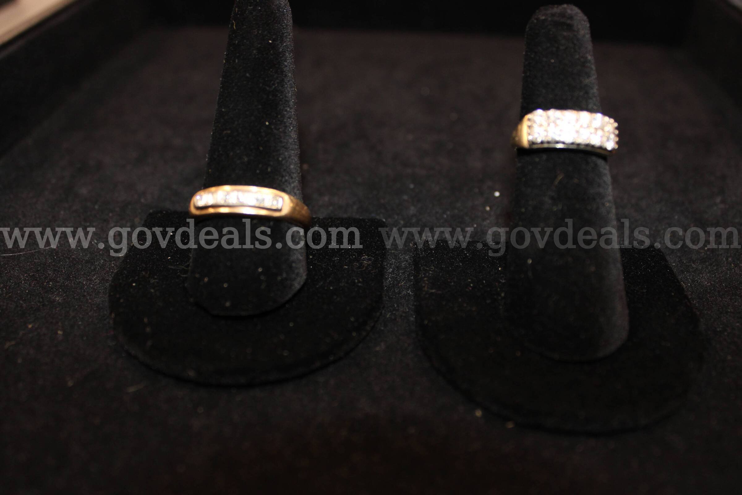 RINGS (2)   Government Surplus Auction - Primary Photo