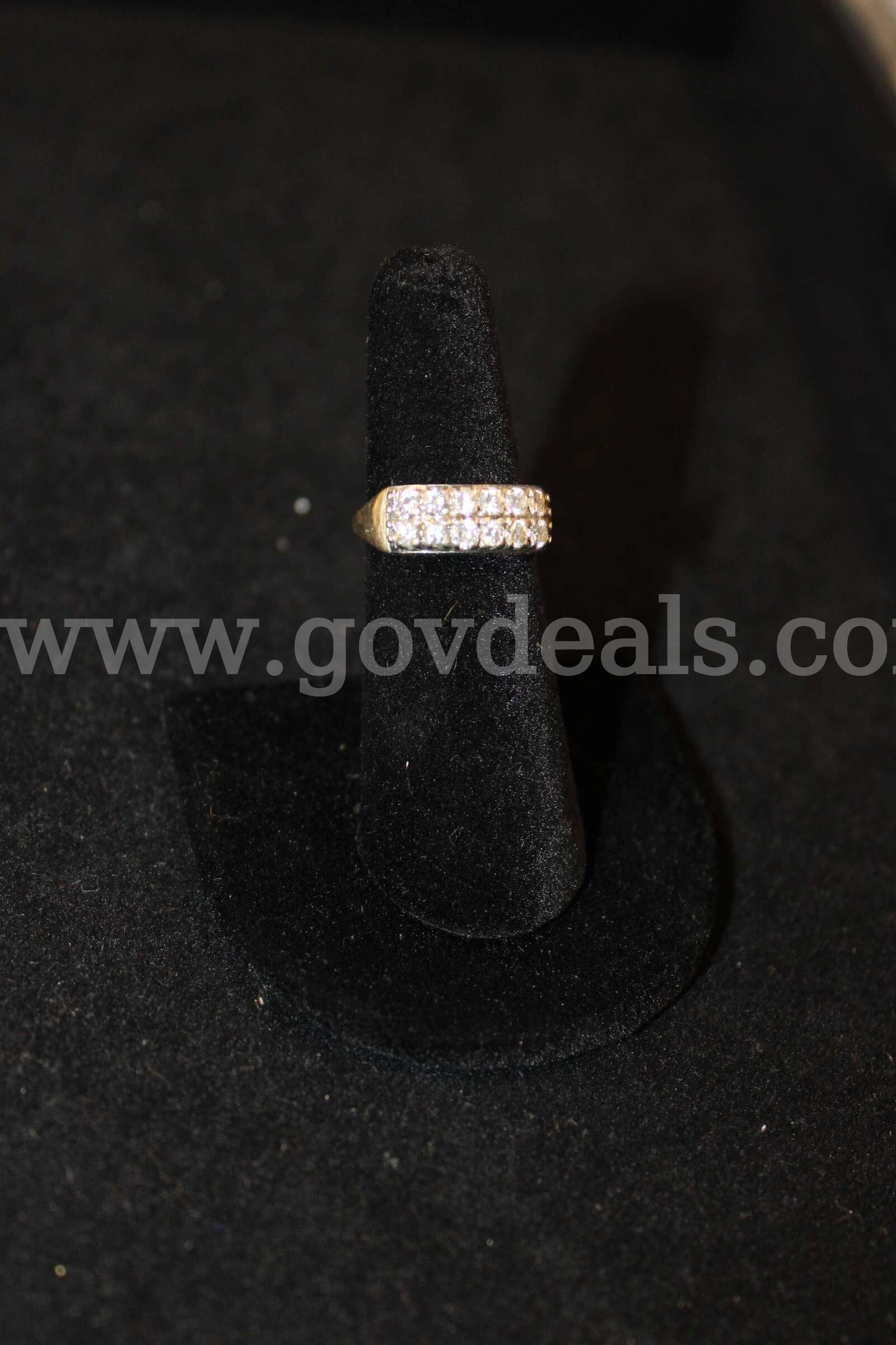 RINGS (2)   Government Surplus Auction - Photo #3