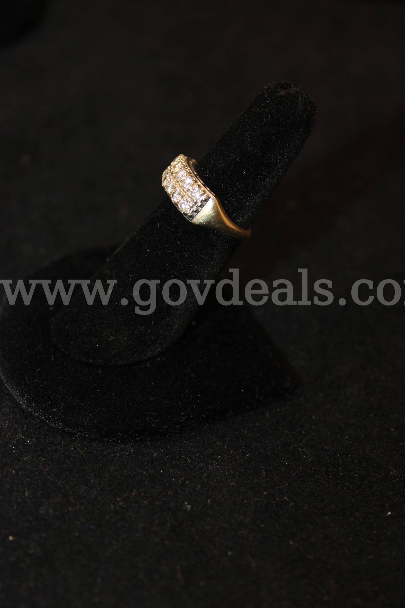 RINGS (2)   Government Surplus Auction - Photo #4