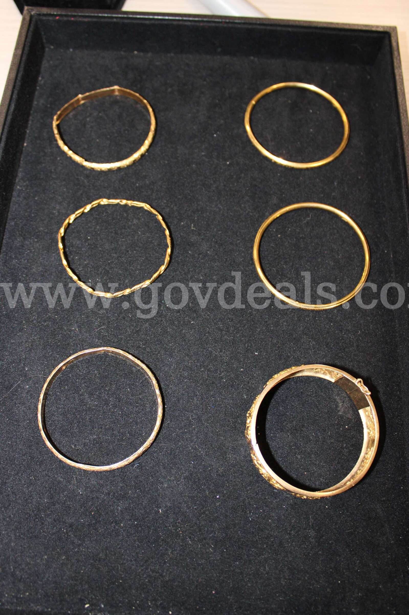 6 Bracelets   Government Surplus Auction - Photo #2
