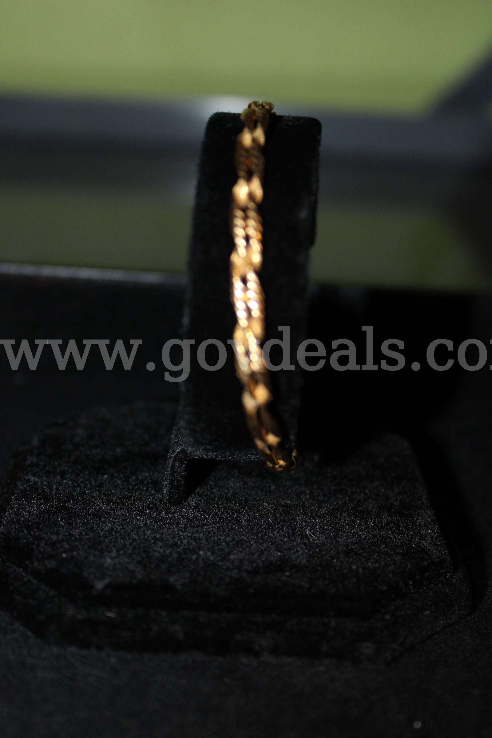6 Bracelets   Government Surplus Auction - Photo #5