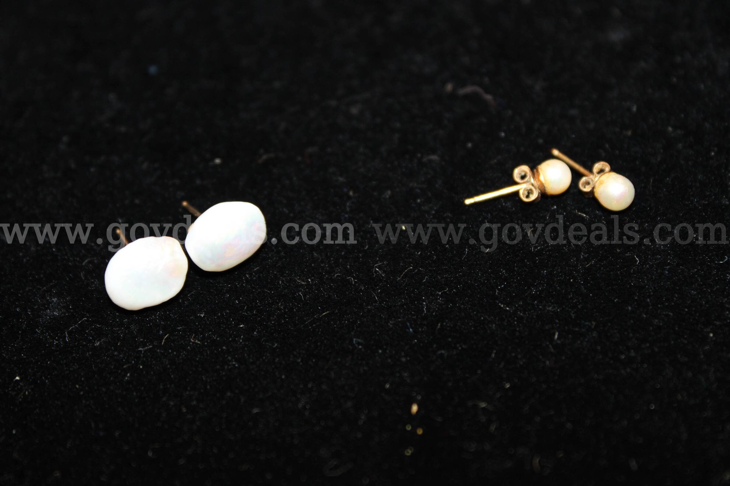 WATCH (1); EARRING, PAIR (2)   Government Surplus Auction - Photo #2