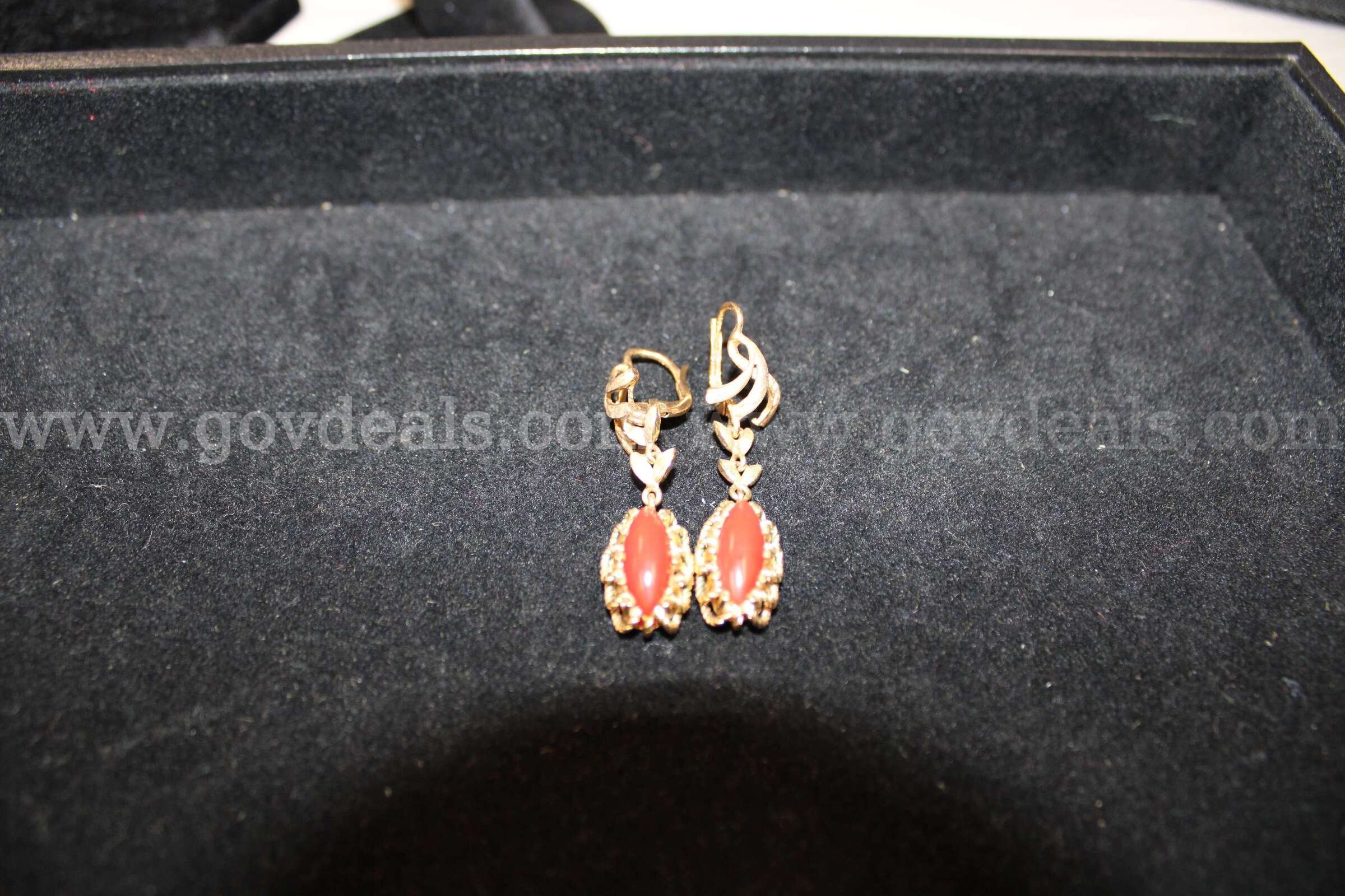 2 Pair Earrings   Government Surplus Auction - Photo #2