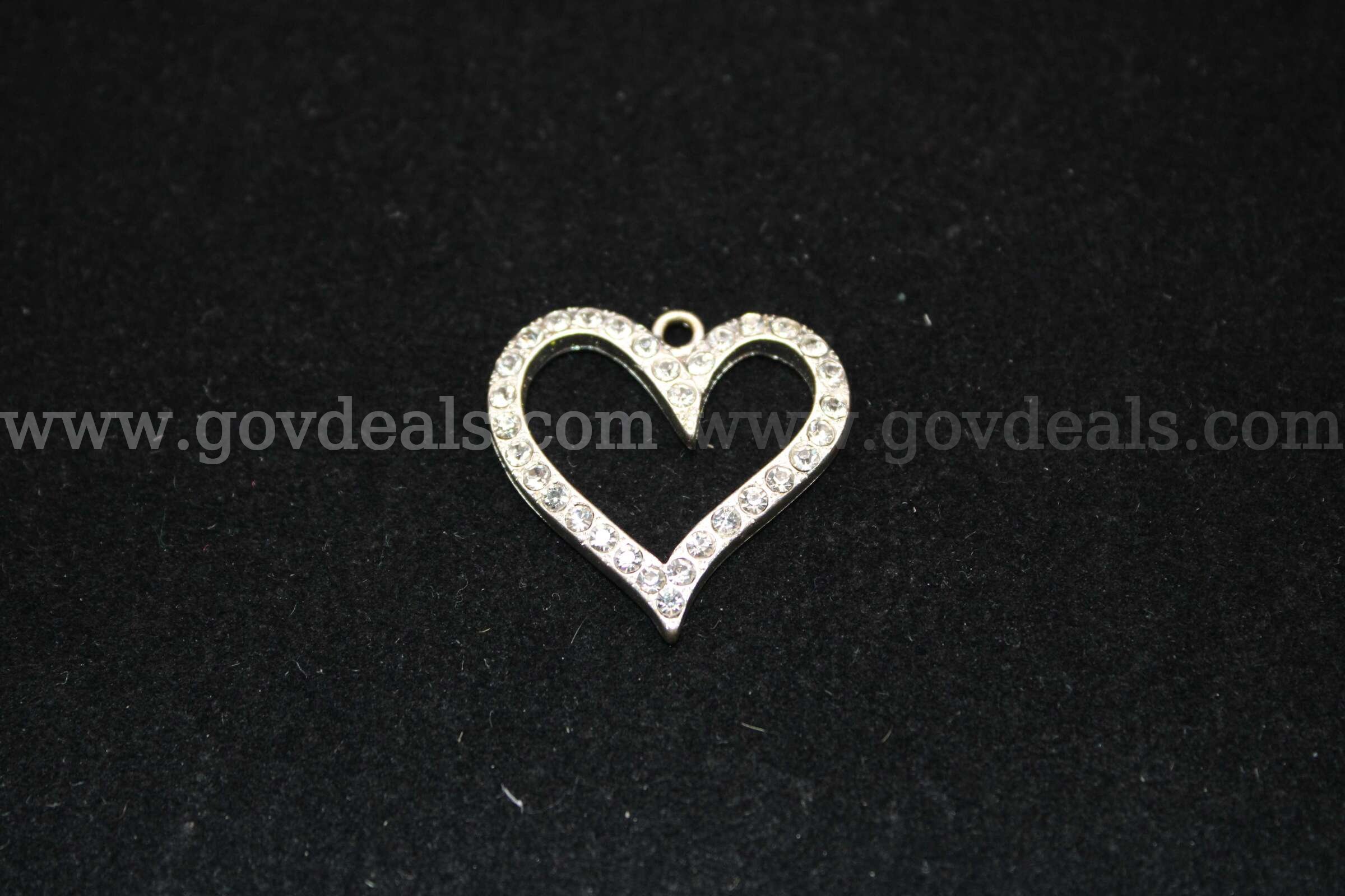 HEART SHAPED PENDANT   Government Surplus Auction - Photo #2