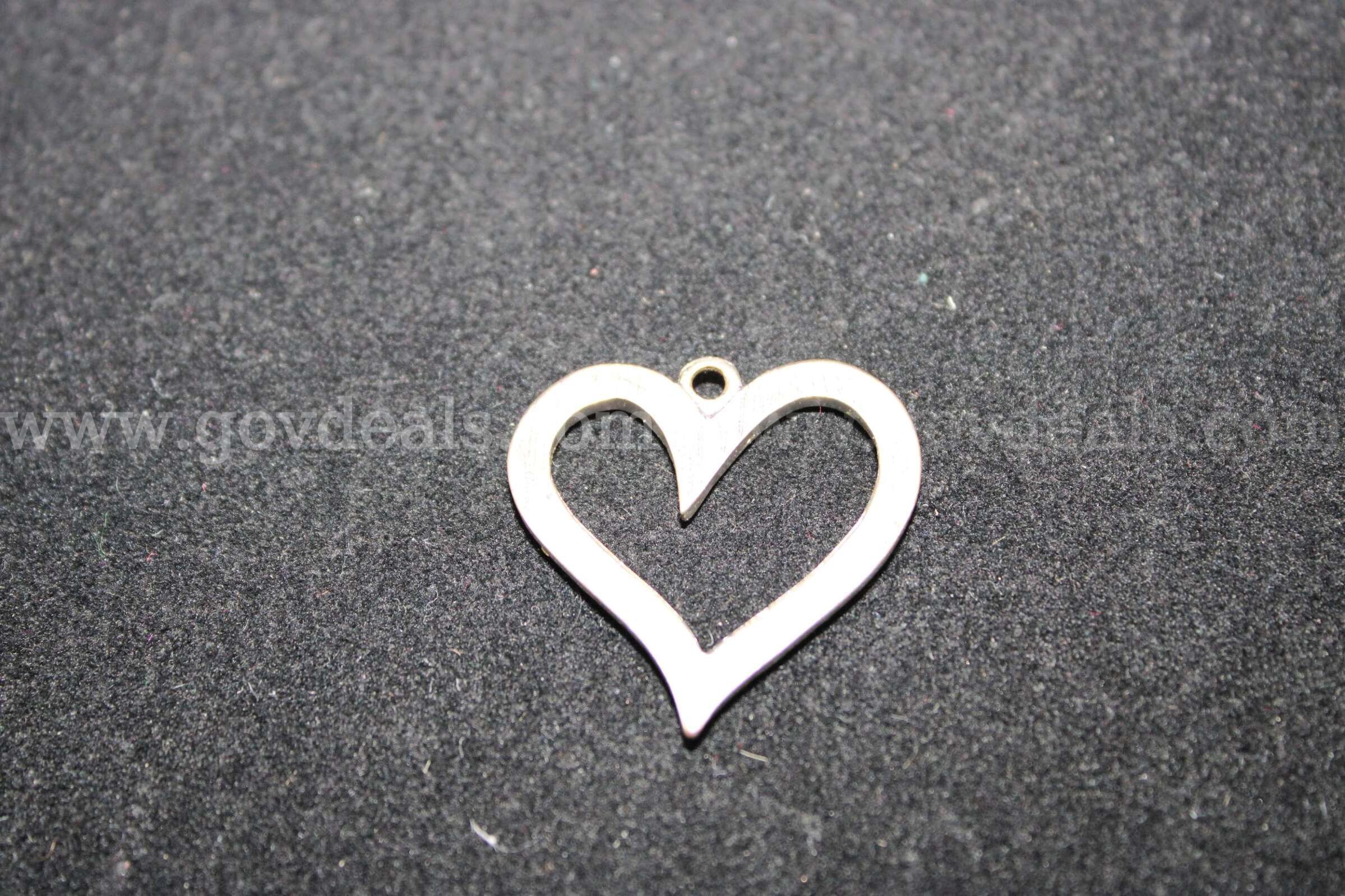 HEART SHAPED PENDANT   Government Surplus Auction - Photo #3