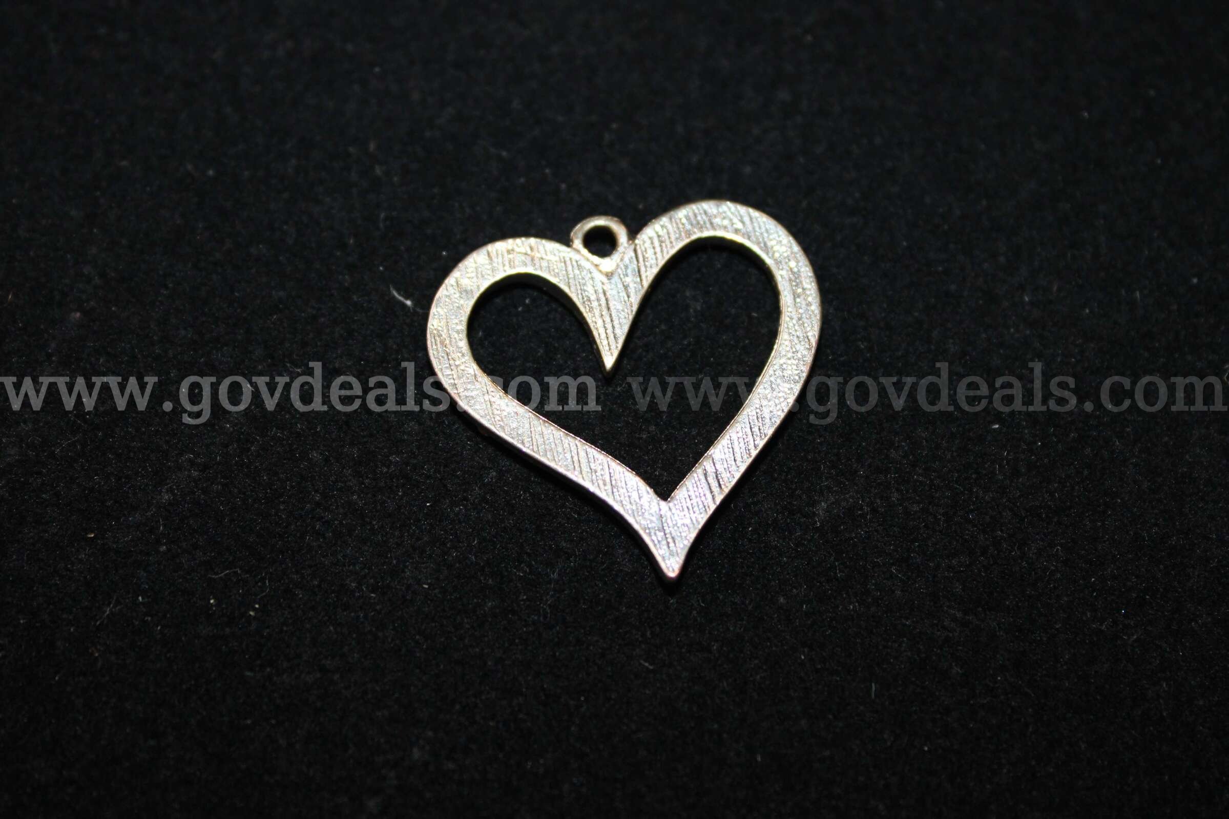 HEART SHAPED PENDANT   Government Surplus Auction - Photo #4