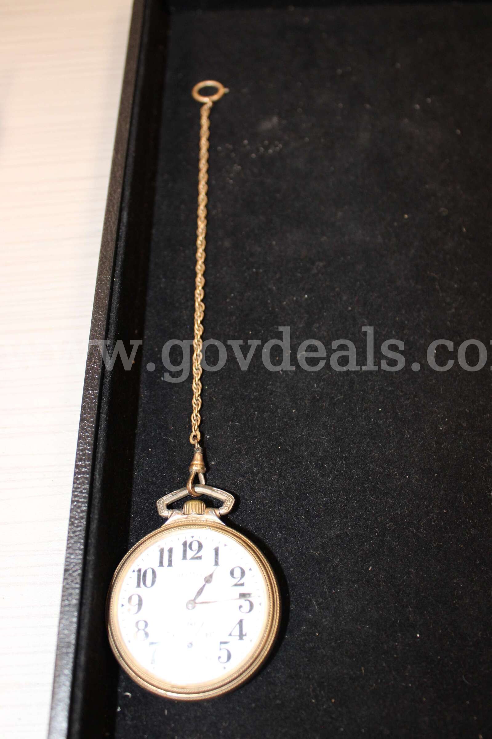 POCKET WATCH (3); RINGS (7); LOOSE STONE (1); CHARM WITH COIN (1); MIRROR (1)   Government Surplus Auction - Photo #4