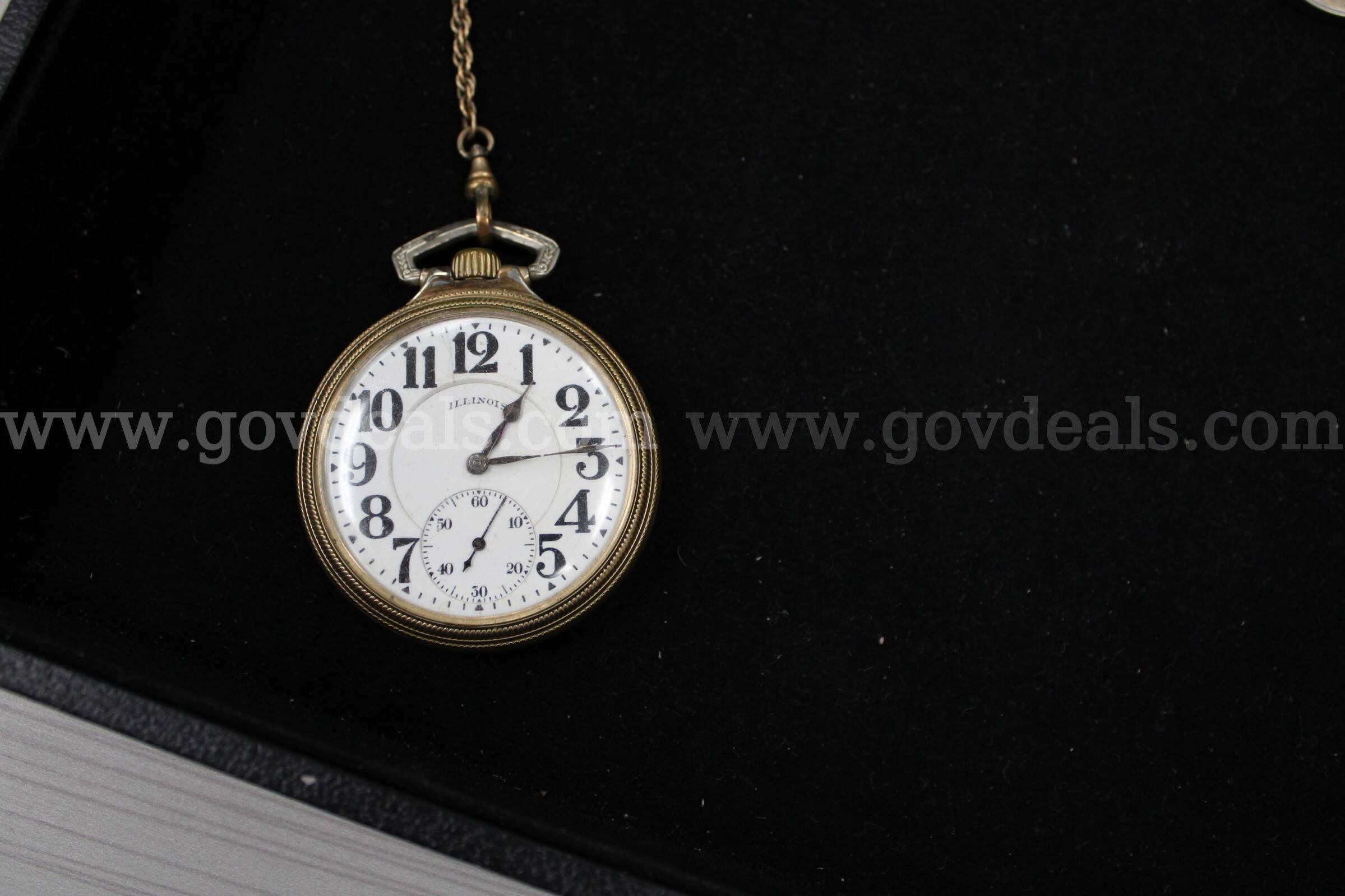 POCKET WATCH (3); RINGS (7); LOOSE STONE (1); CHARM WITH COIN (1); MIRROR (1)   Government Surplus Auction - Photo #5