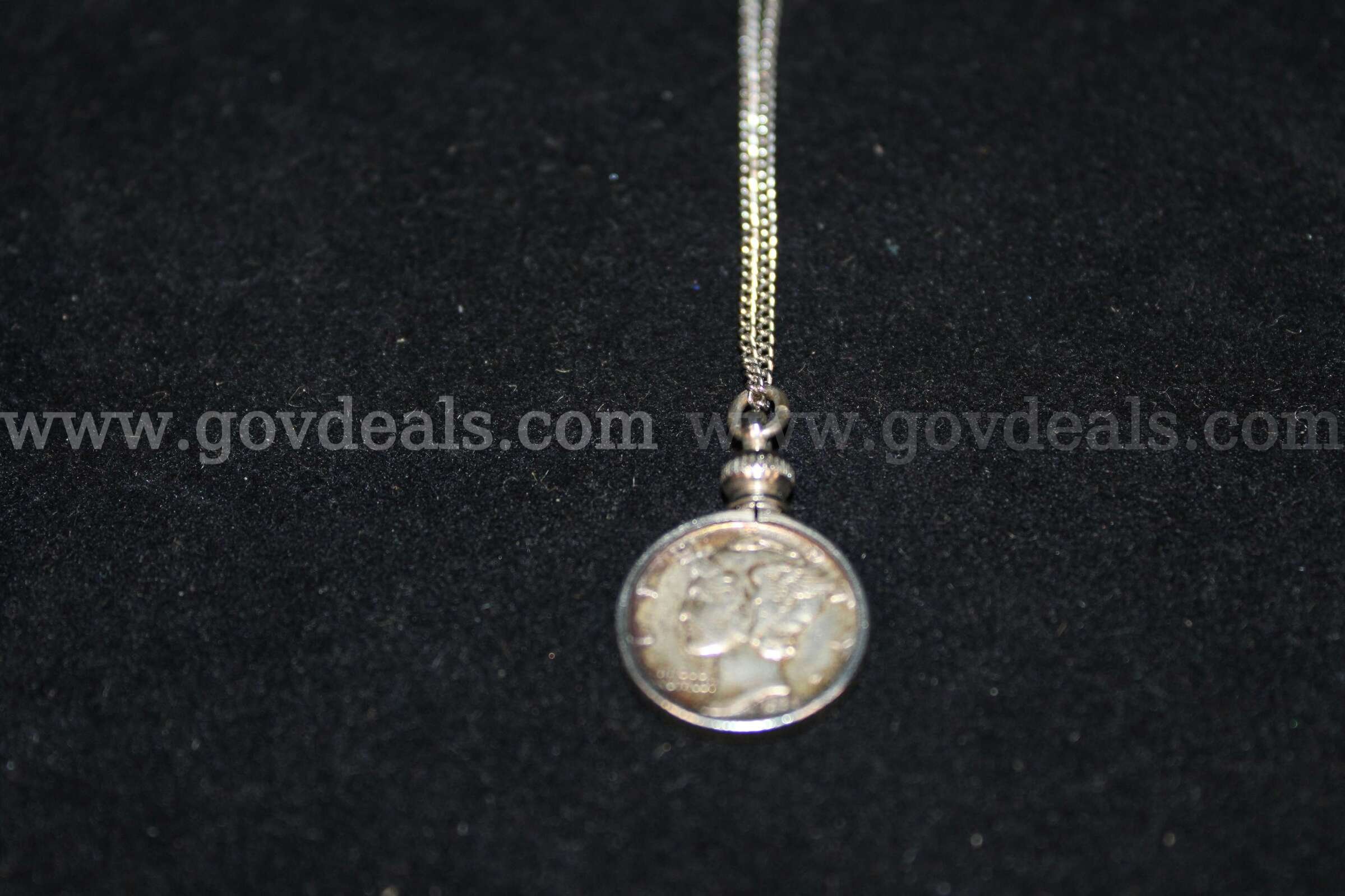 RING (1); TIE TAC (1); BRACELET (2); NECKLACE (1)   Government Surplus Auction - Photo #6