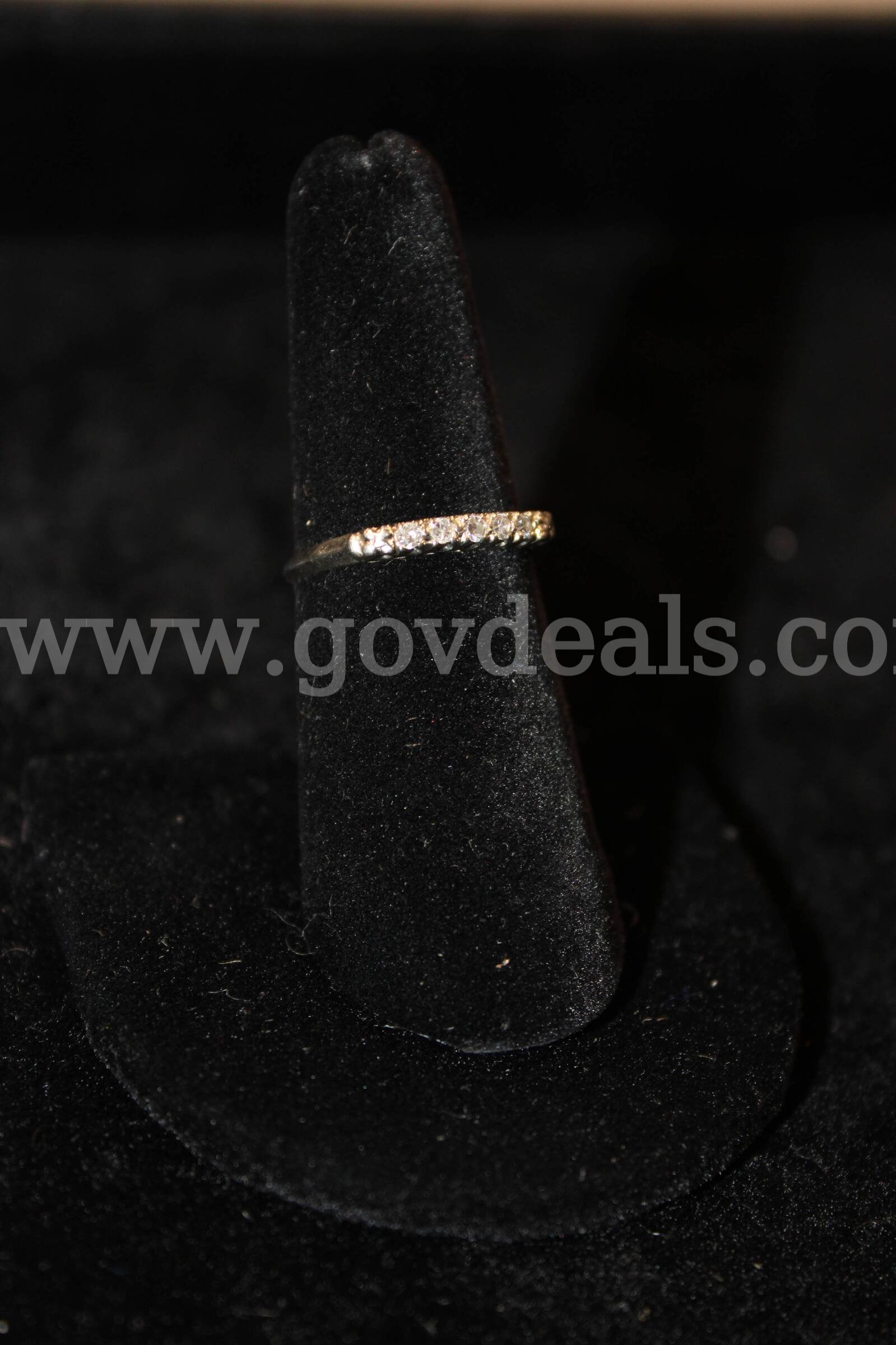 1 Ring   Government Surplus Auction - Photo #3