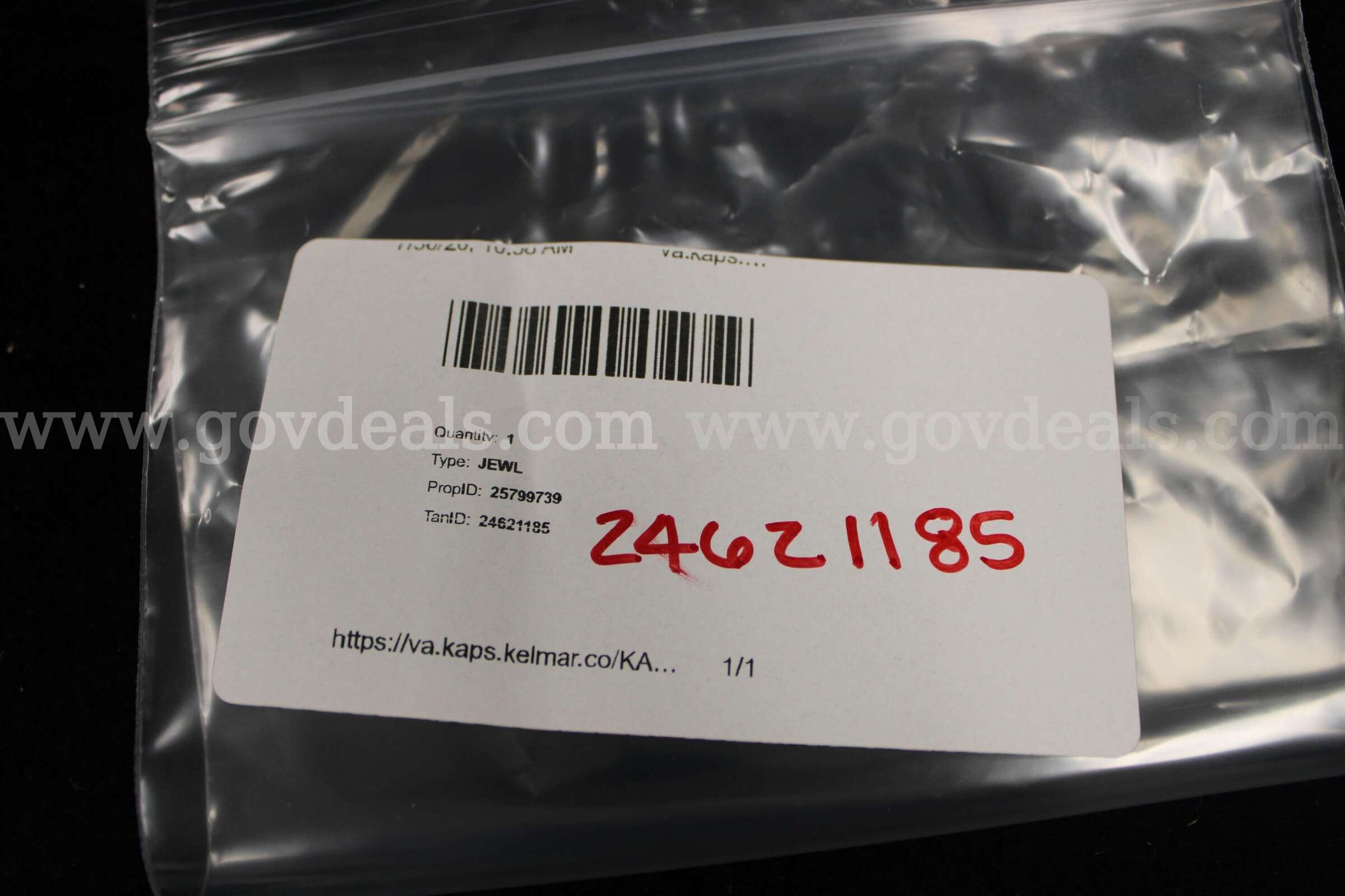 1 EARRING CYRSTAL LIKE YELLOW IN COLOR   Government Surplus Auction - Photo #2
