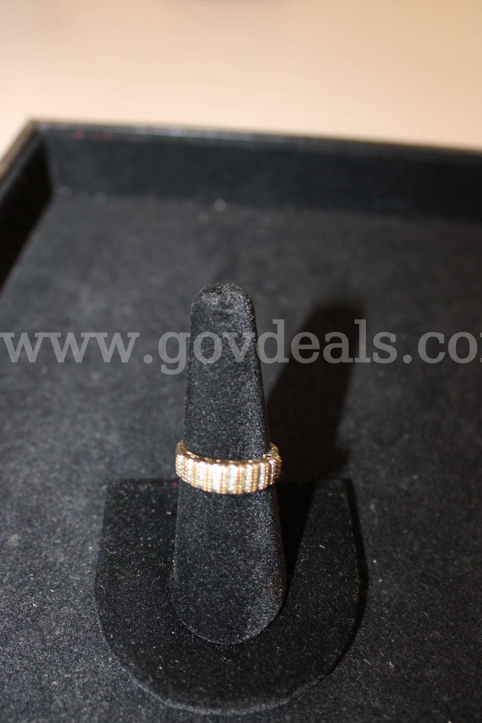 Necklace (1)  Charm (1) Ring (2) Pouch (1)   Government Surplus Auction - Photo #5