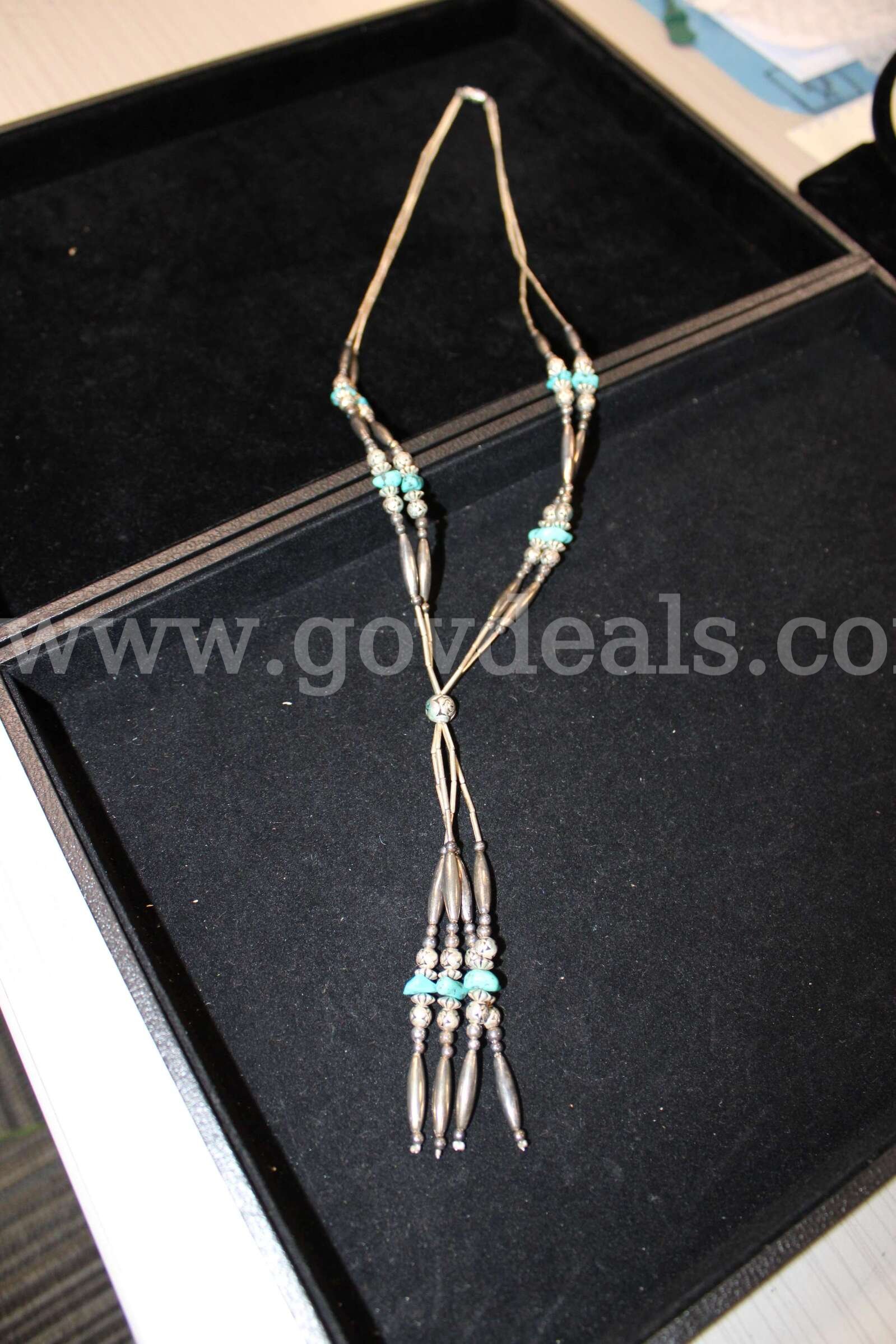 Necklace (1)   Government Surplus Auction - Primary Photo