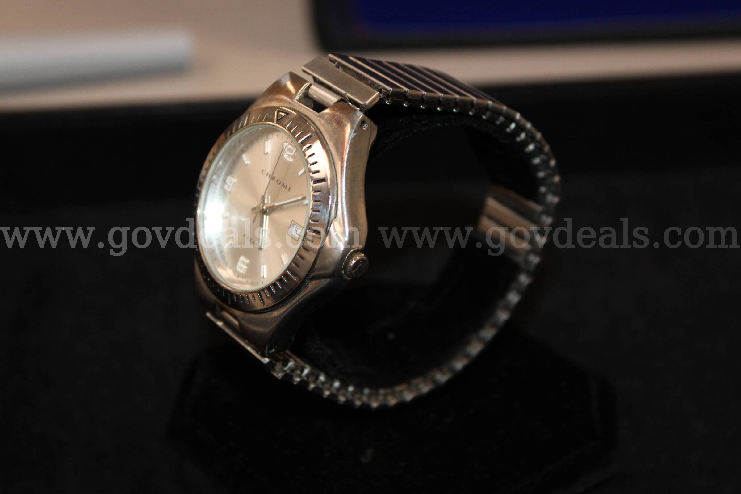 (1) Watch       (1) Watch Band   Government Surplus Auction - Photo #3