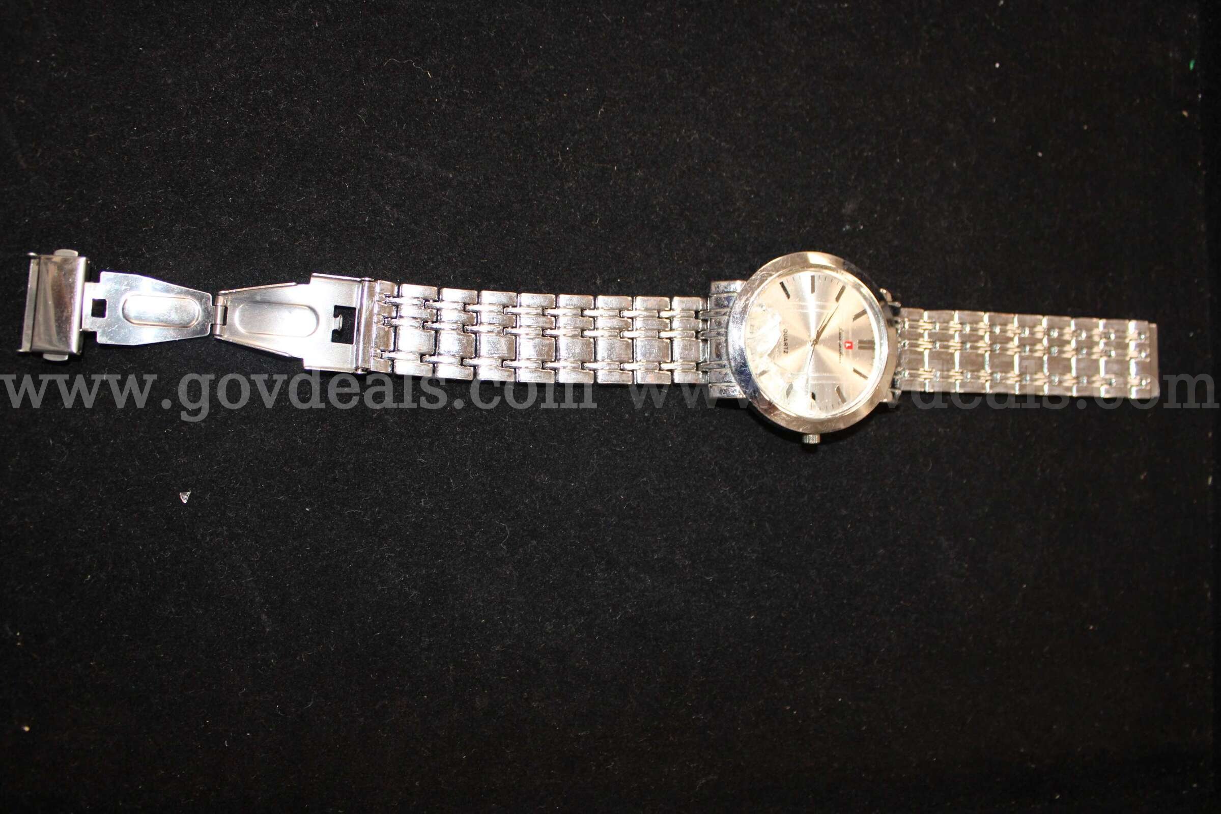 ONE SILVER LUIS CARDINI MEN'S WATCH   Government Surplus Auction - Photo #2
