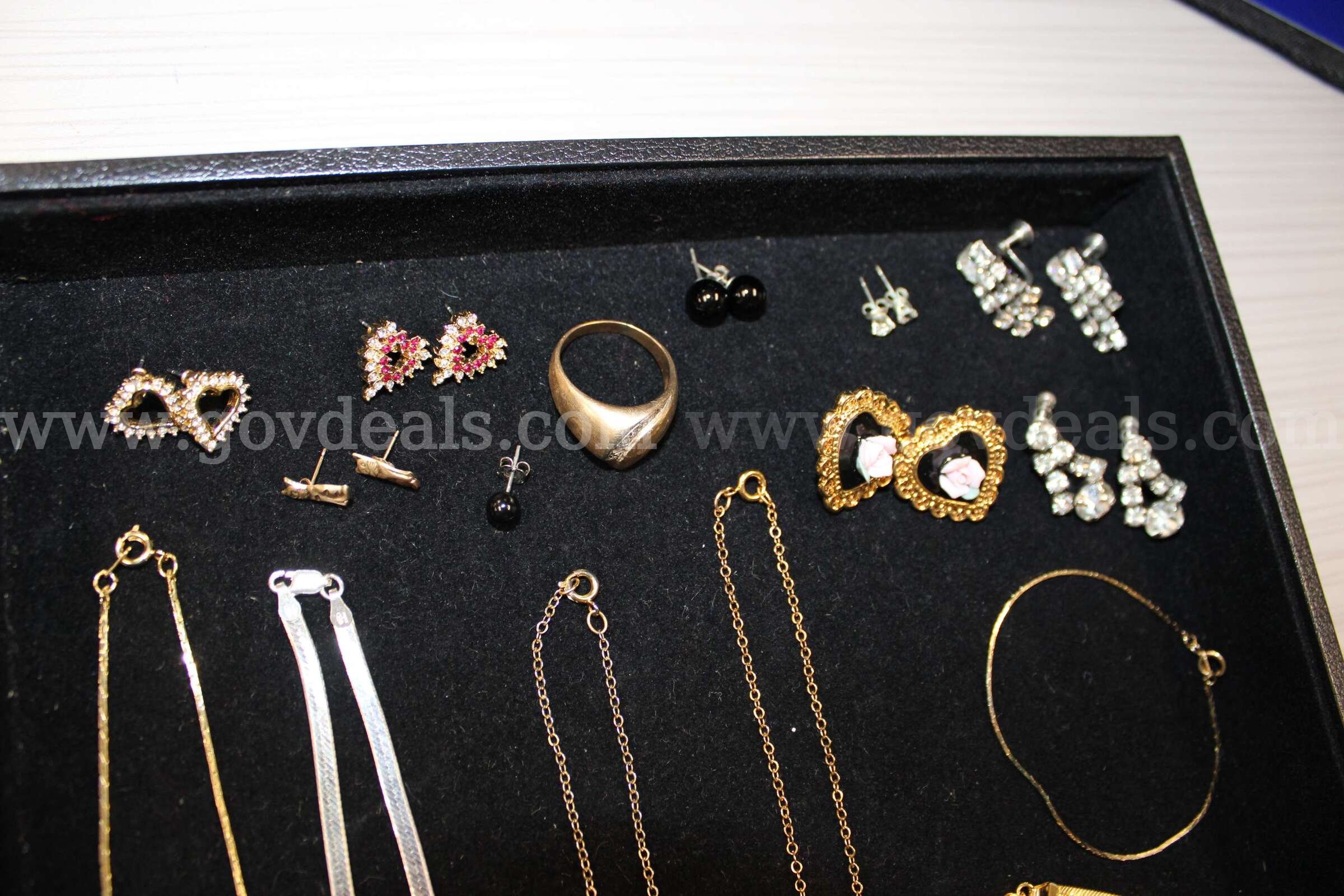 12 Necklace,  5 Bracelets,   8 Earrings Pair,  1 Single Earring,  1 Ring   Government Surplus Auction - Photo #3