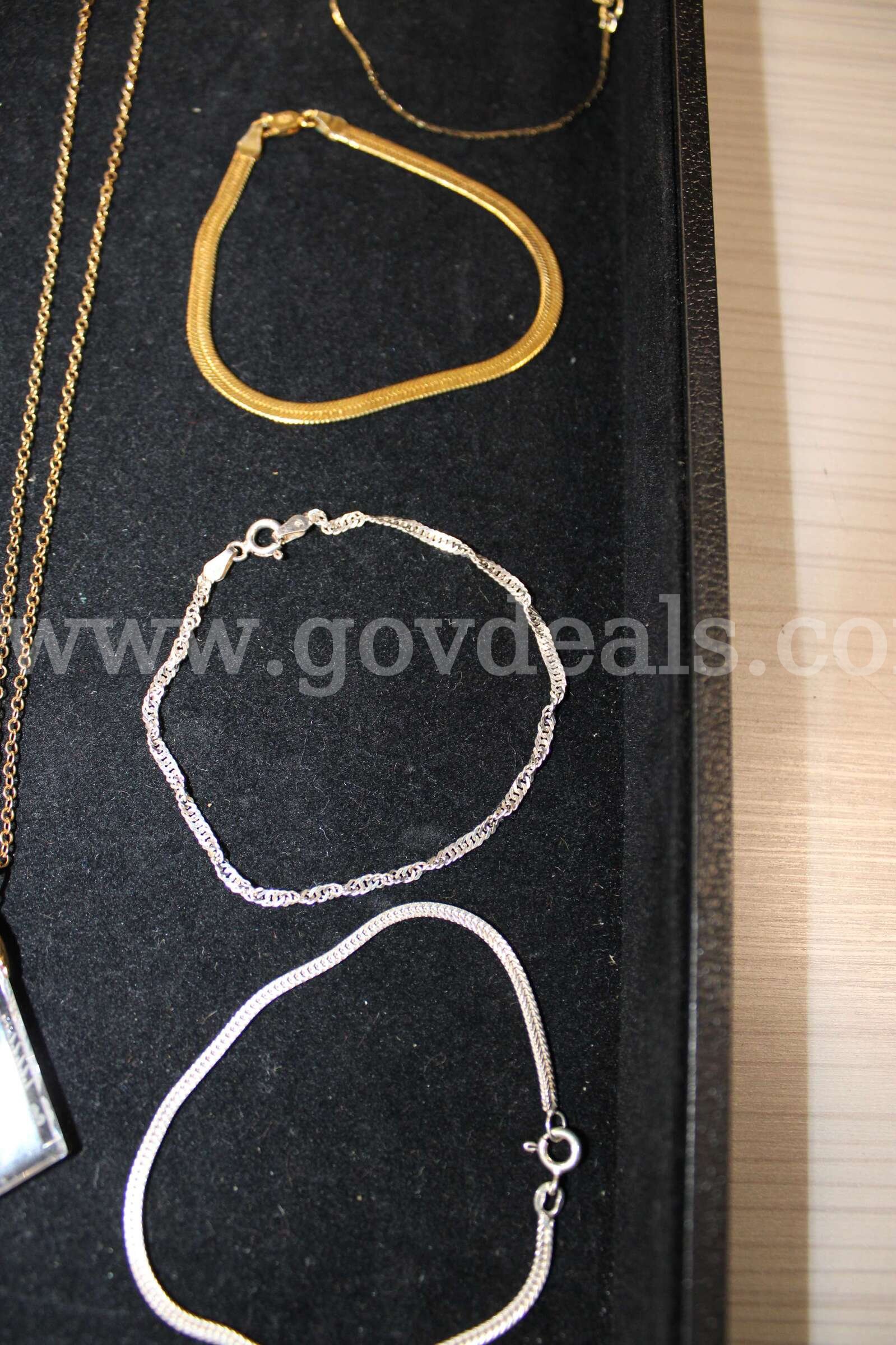 12 Necklace,  5 Bracelets,   8 Earrings Pair,  1 Single Earring,  1 Ring   Government Surplus Auction - Photo #5