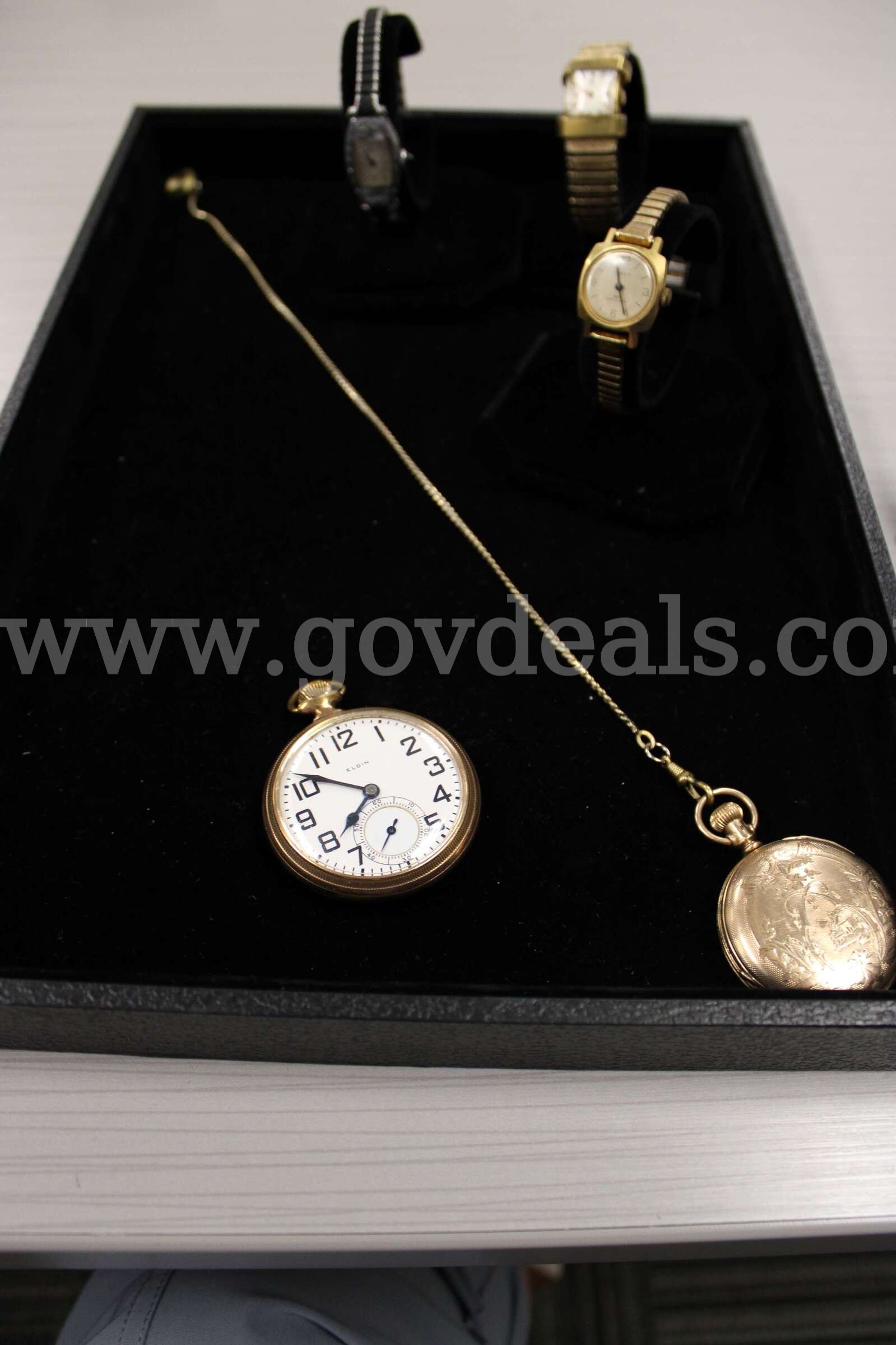 WATCH, POCKET (2) WRIST (3)   Government Surplus Auction - Photo #2