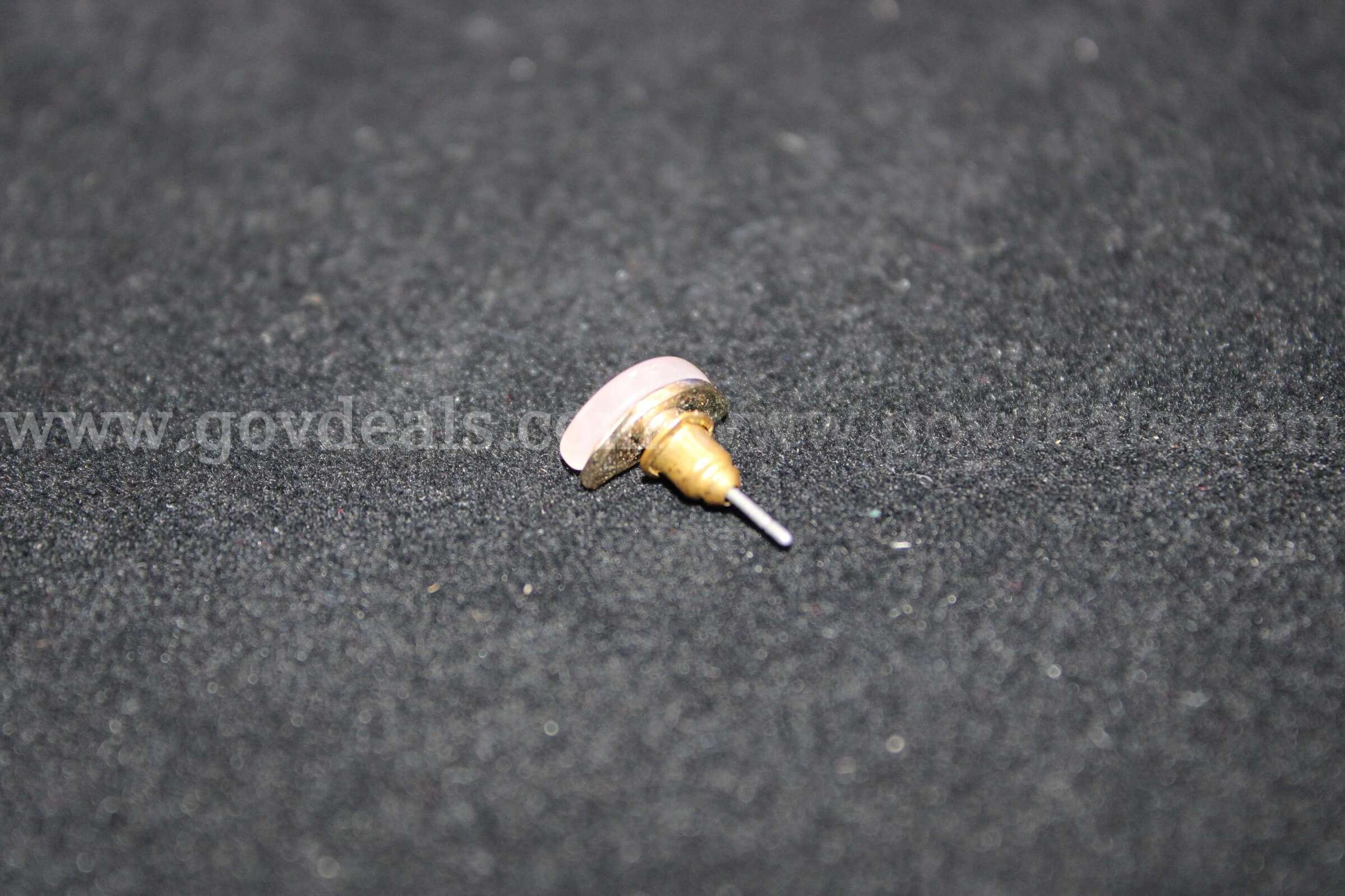 1 EARRING YELLOW IN COLOR   Government Surplus Auction - Photo #5