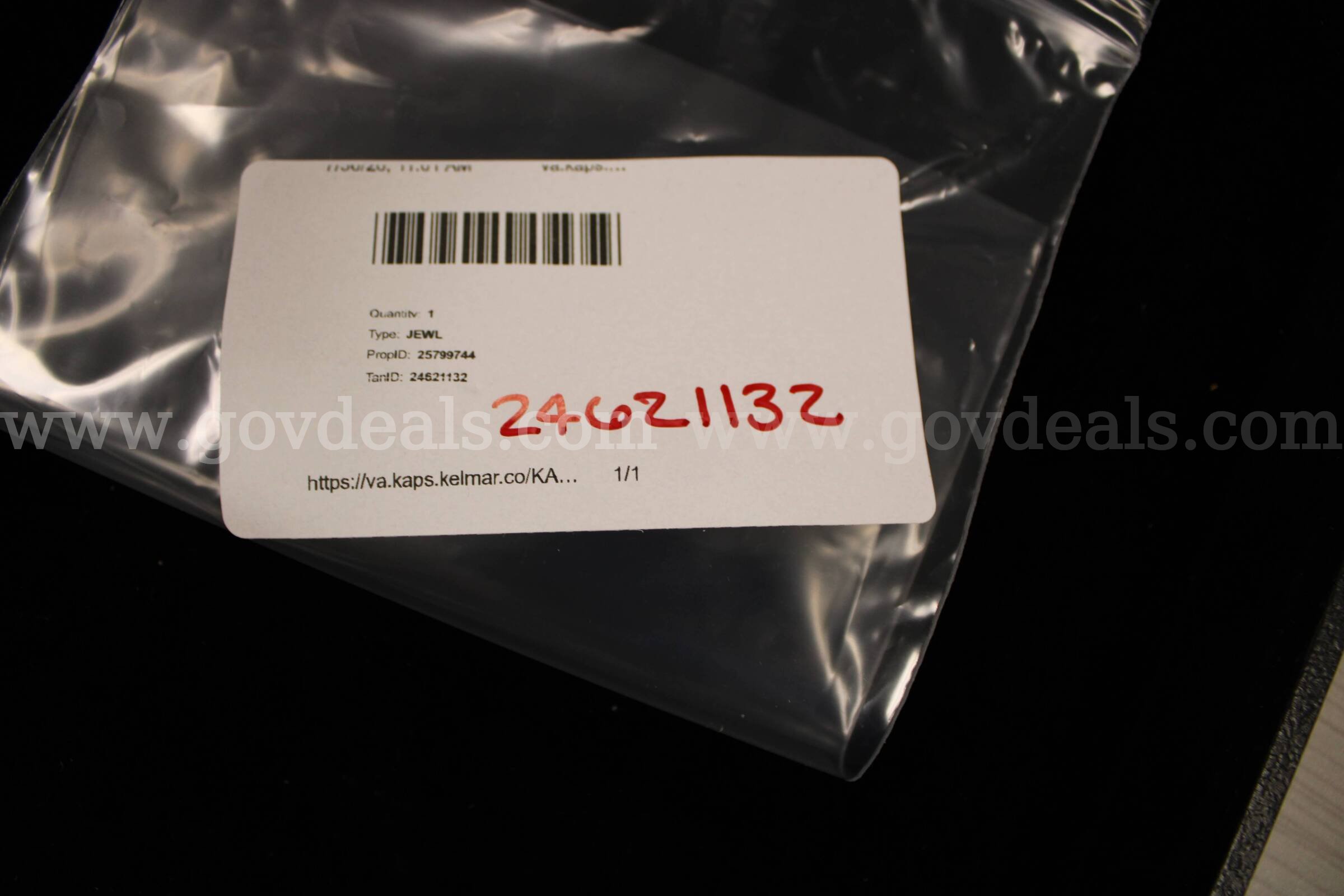 1 EARRING YELLOW IN COLOR   Government Surplus Auction - Photo #6