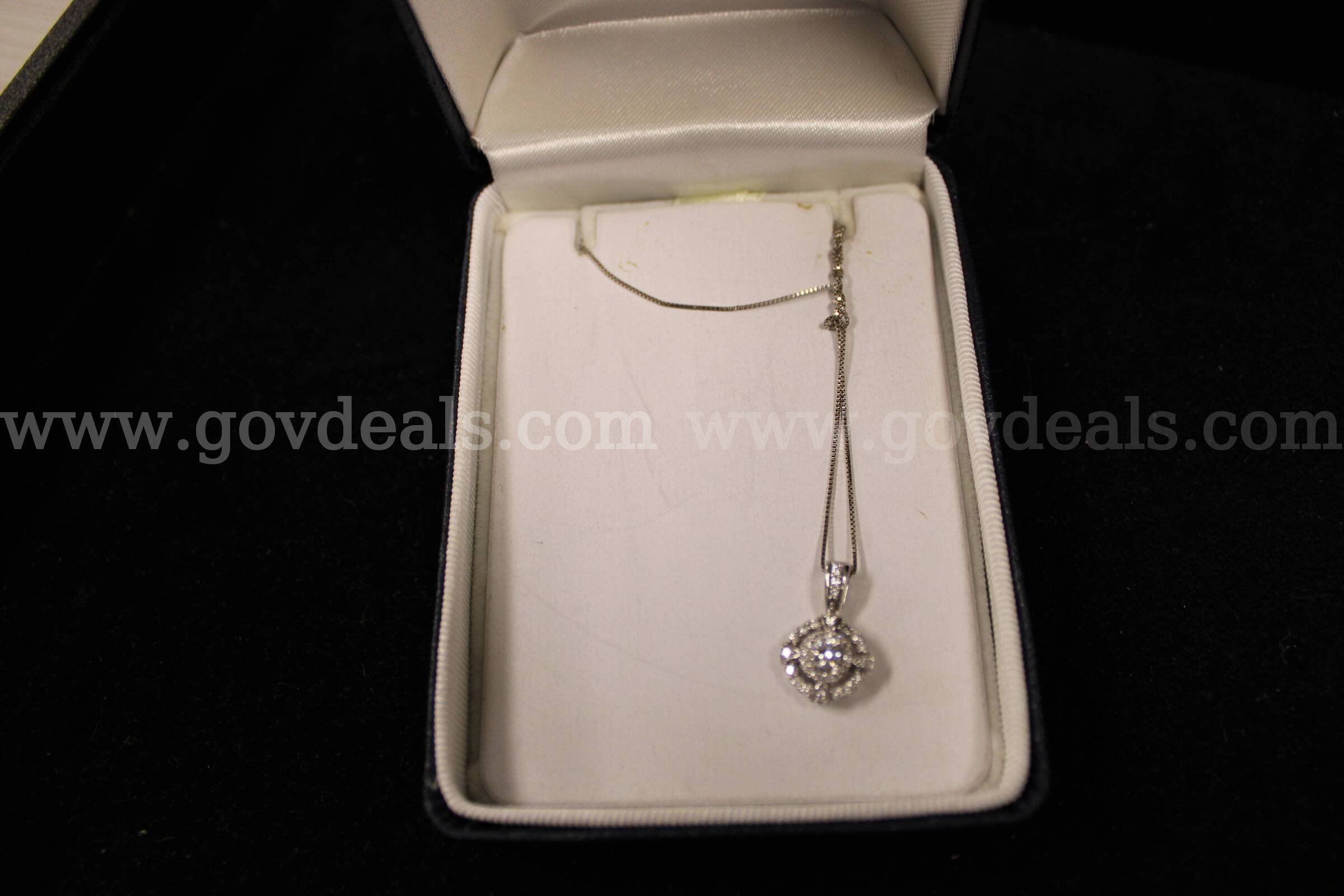 1 W/M NECKLACE W/PENDANT(S)   Government Surplus Auction - Photo #2