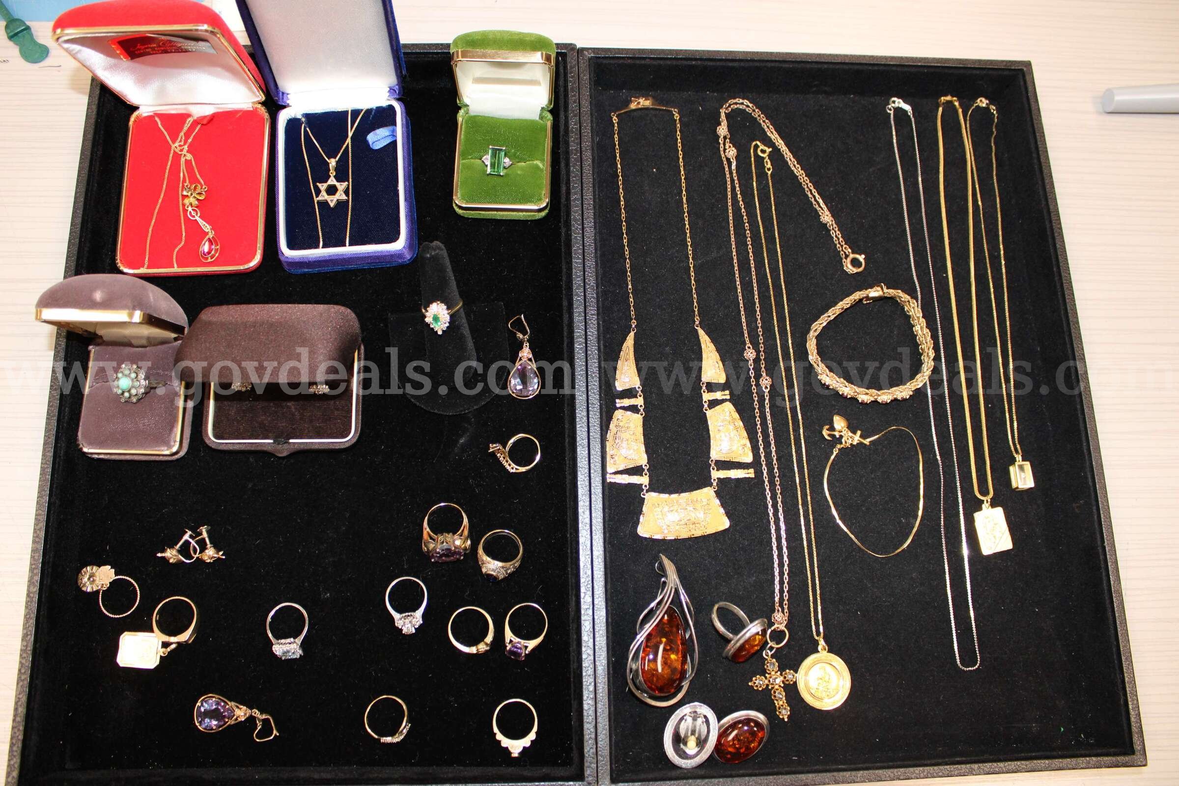 Necklace (15) Ring (8) Earrings Pair (4) Bracelet (2) Charm (1)   Government Surplus Auction - Primary Photo