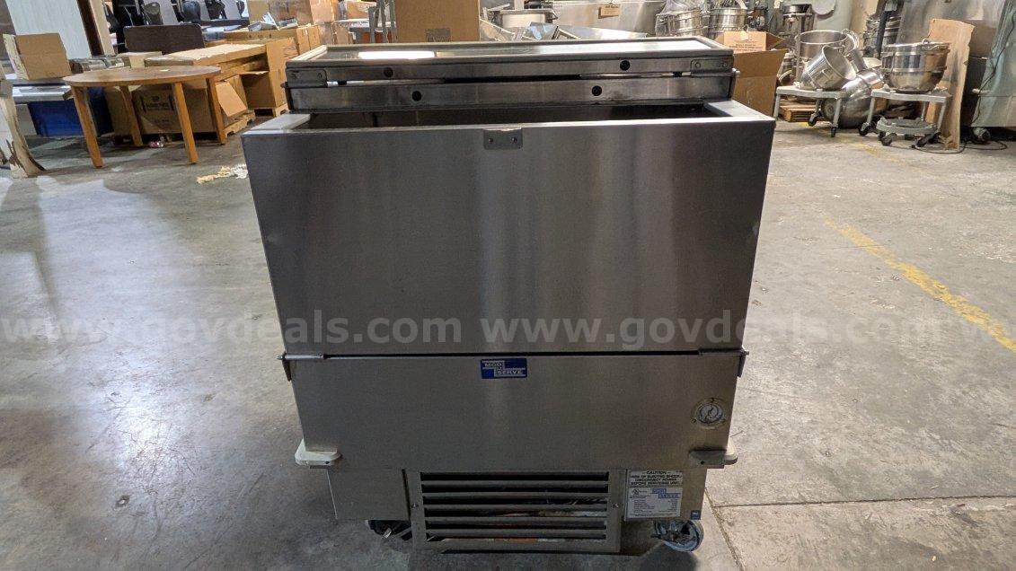 Commercial Mod-U-Serve Milk Cooler / Milk Box MOD-U-SERVE MCT-DM1 Government Surplus Auction - Photo #6