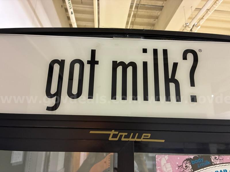 TRUE COW PRINT  MILK BOX TRUE GDM-33 Government Surplus Auction - Photo #5