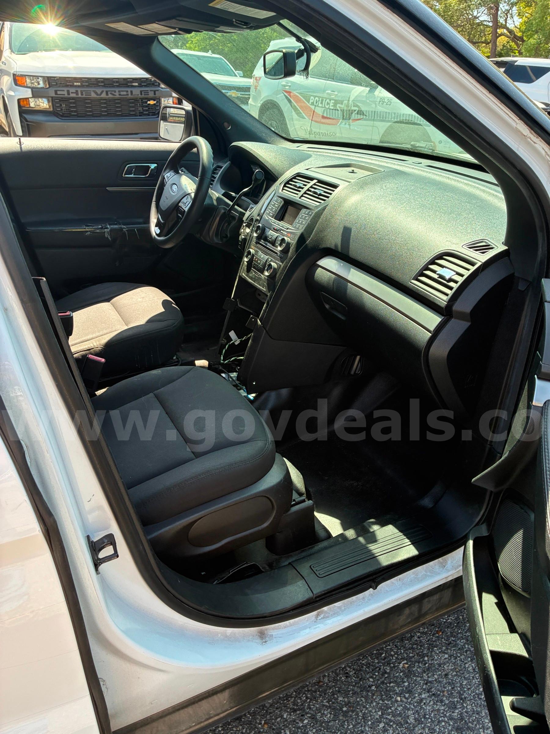 2017 FORD INTERCEPTOR SUV AWD FORD INTERCEPTOR Government Surplus Auction - Photo #3