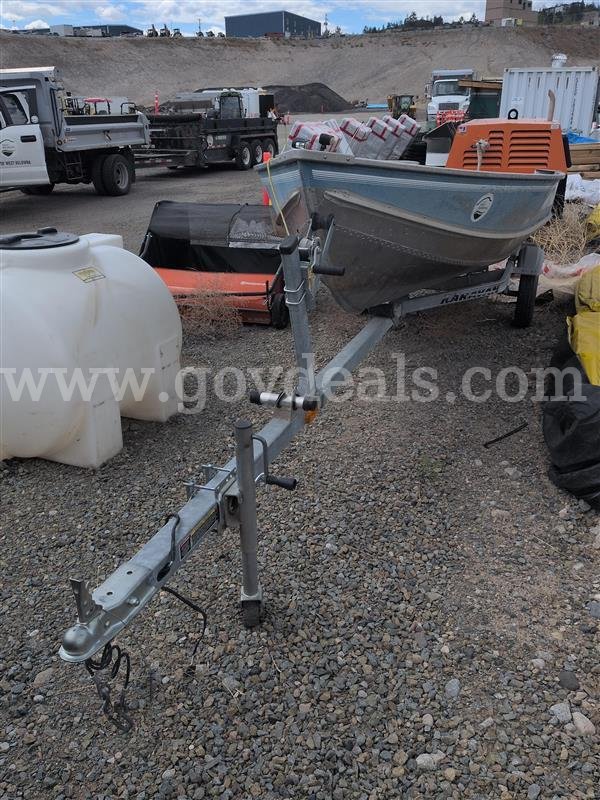 14ft Misty River Boat, Trailer, and Mercury Four Stroke Motor Karavan Trailer  Government Surplus Auction - Photo #4