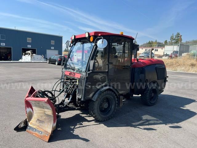 2013 Maclean 4WD Municipal Tractor plus attachments - Cat Engine Maclean  Government Surplus Auction - Photo #3